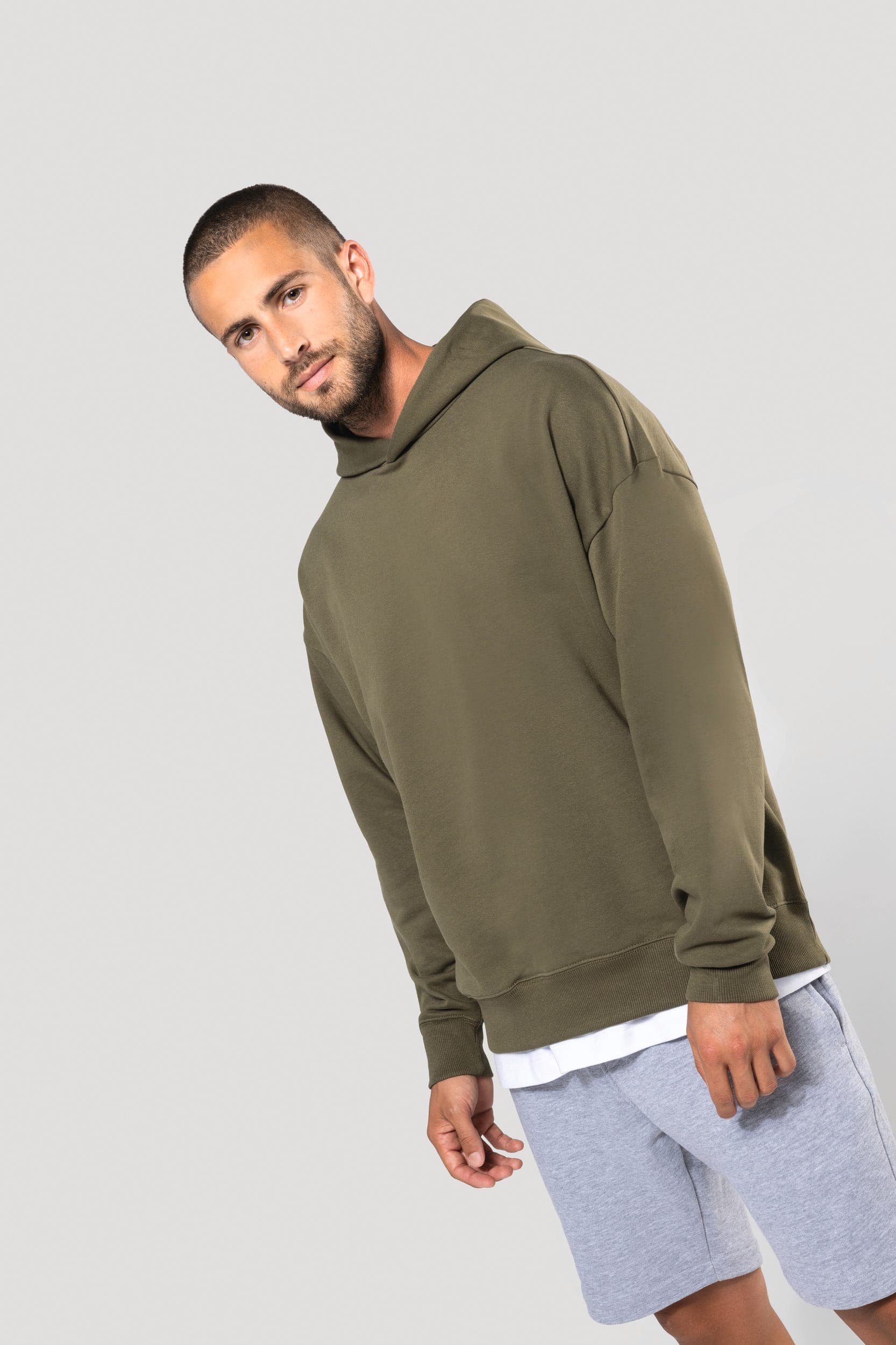 Sweatshirt à capuche molleton oversize unisexe en situation