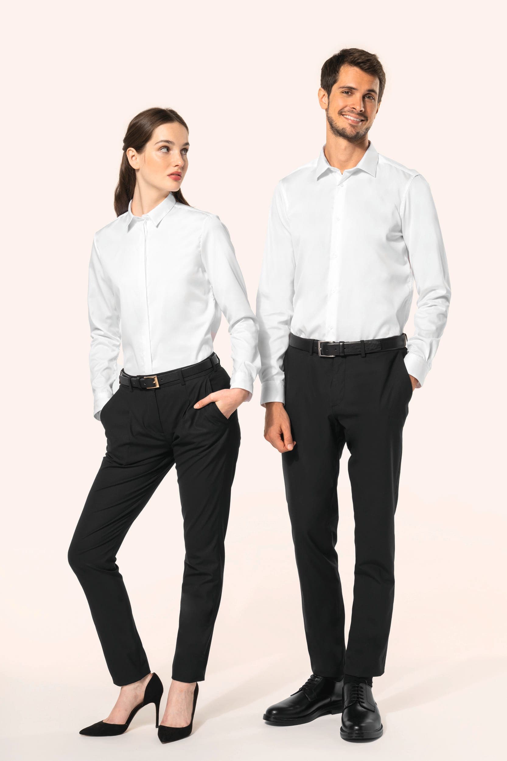 Chemise twill manches longues femme en situation