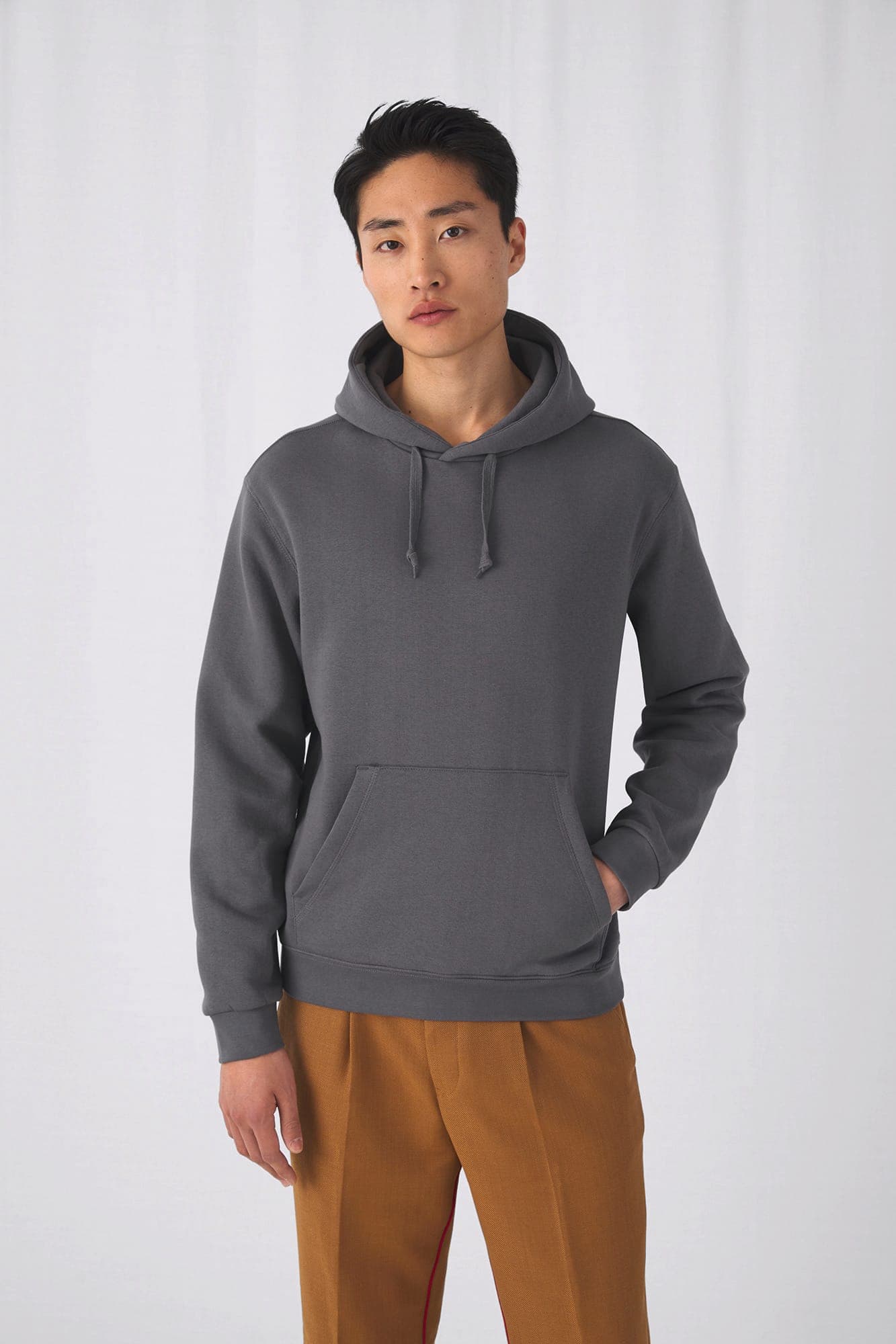 Sweat-shirt capuche en situation