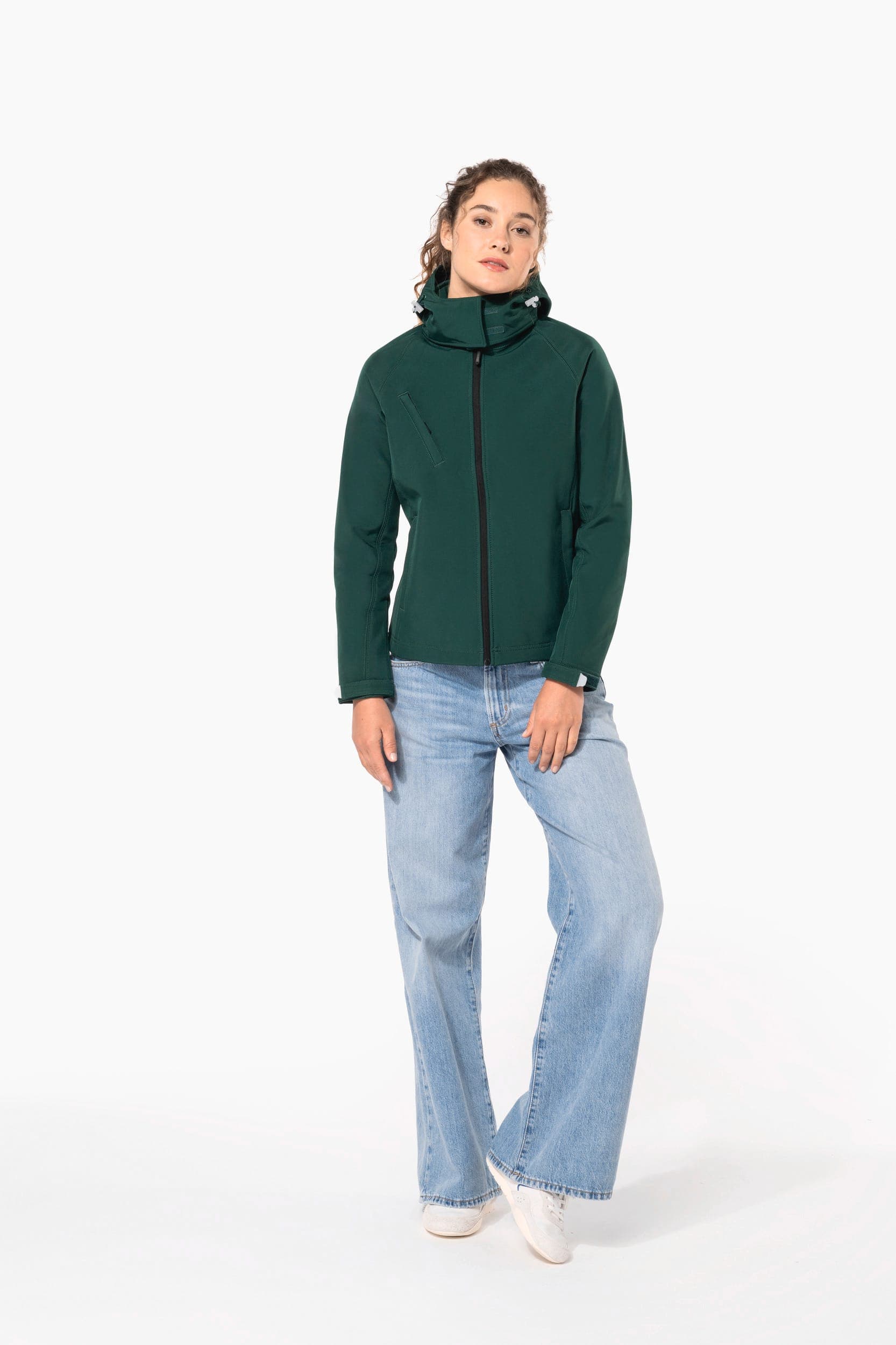 Veste softshell à capuche amovible femme en situation