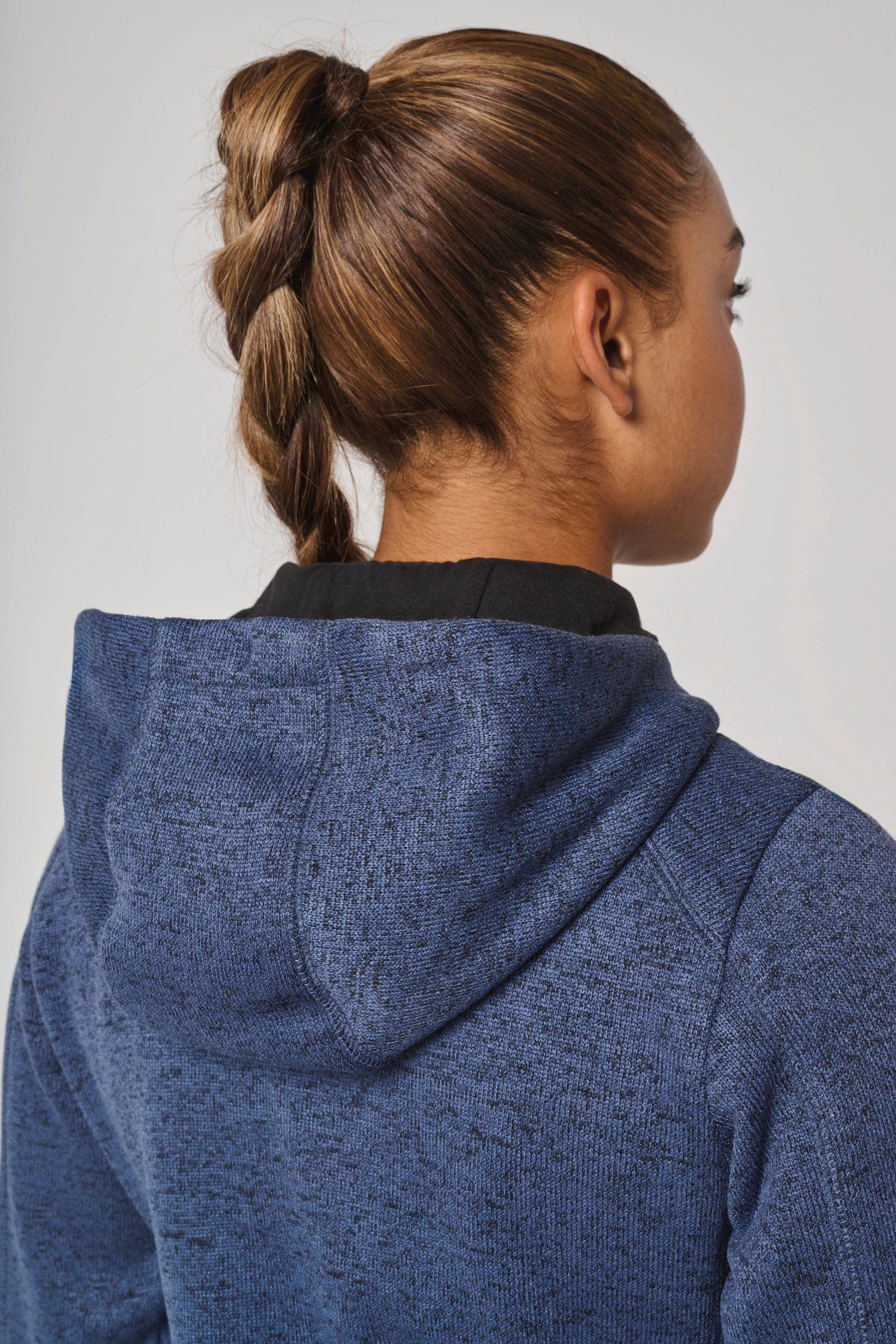 Veste à capuche chinée femme en situation