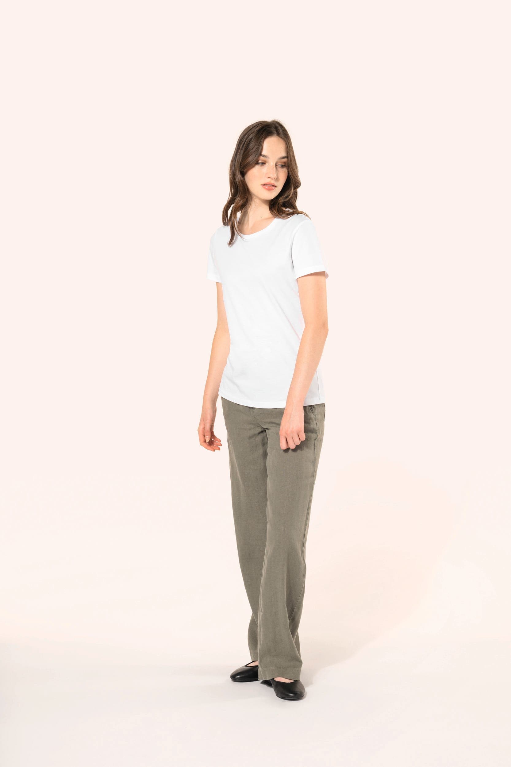 T-shirt Supima® col rond manches courtes femme en situation