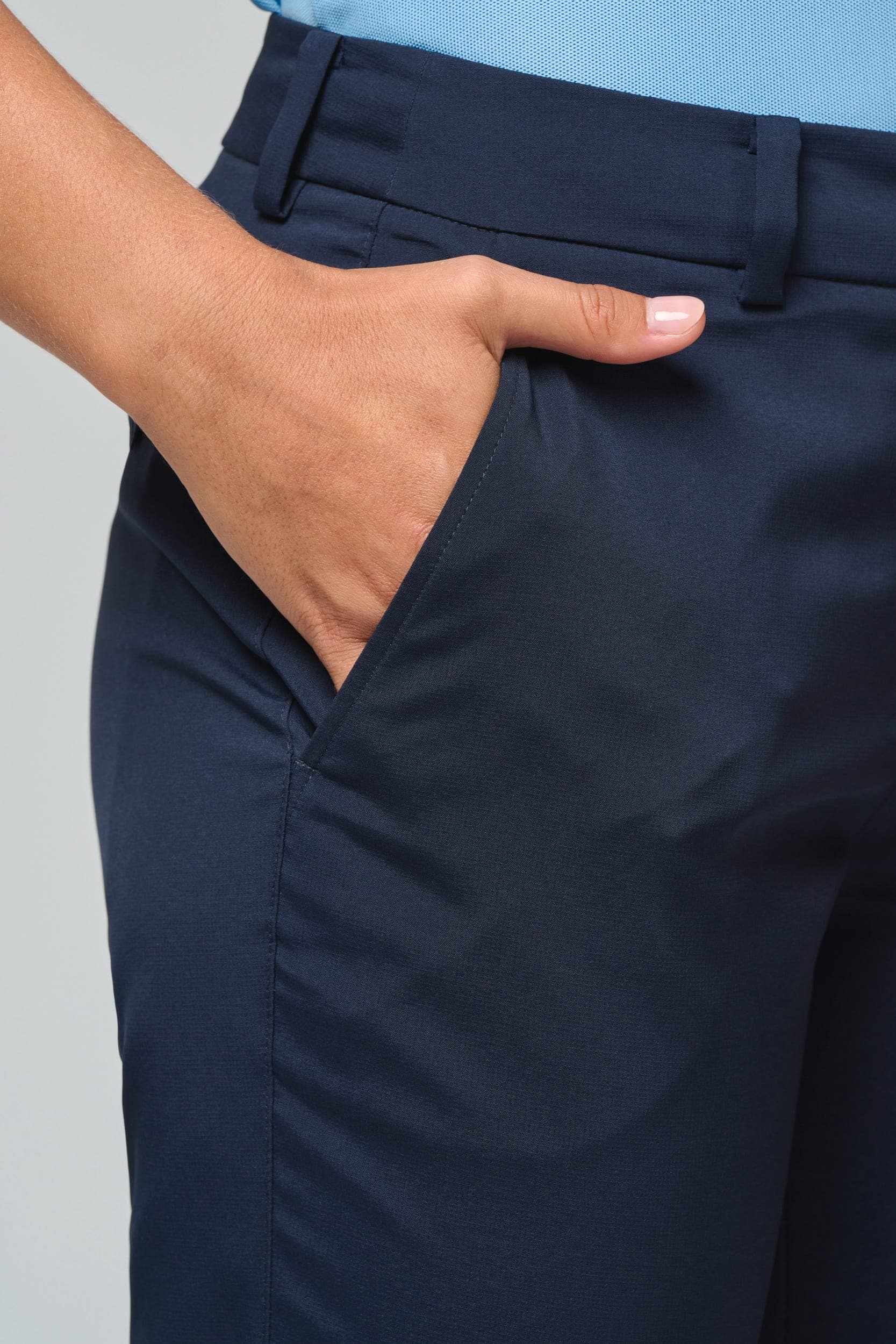 Pantalon femme en situation