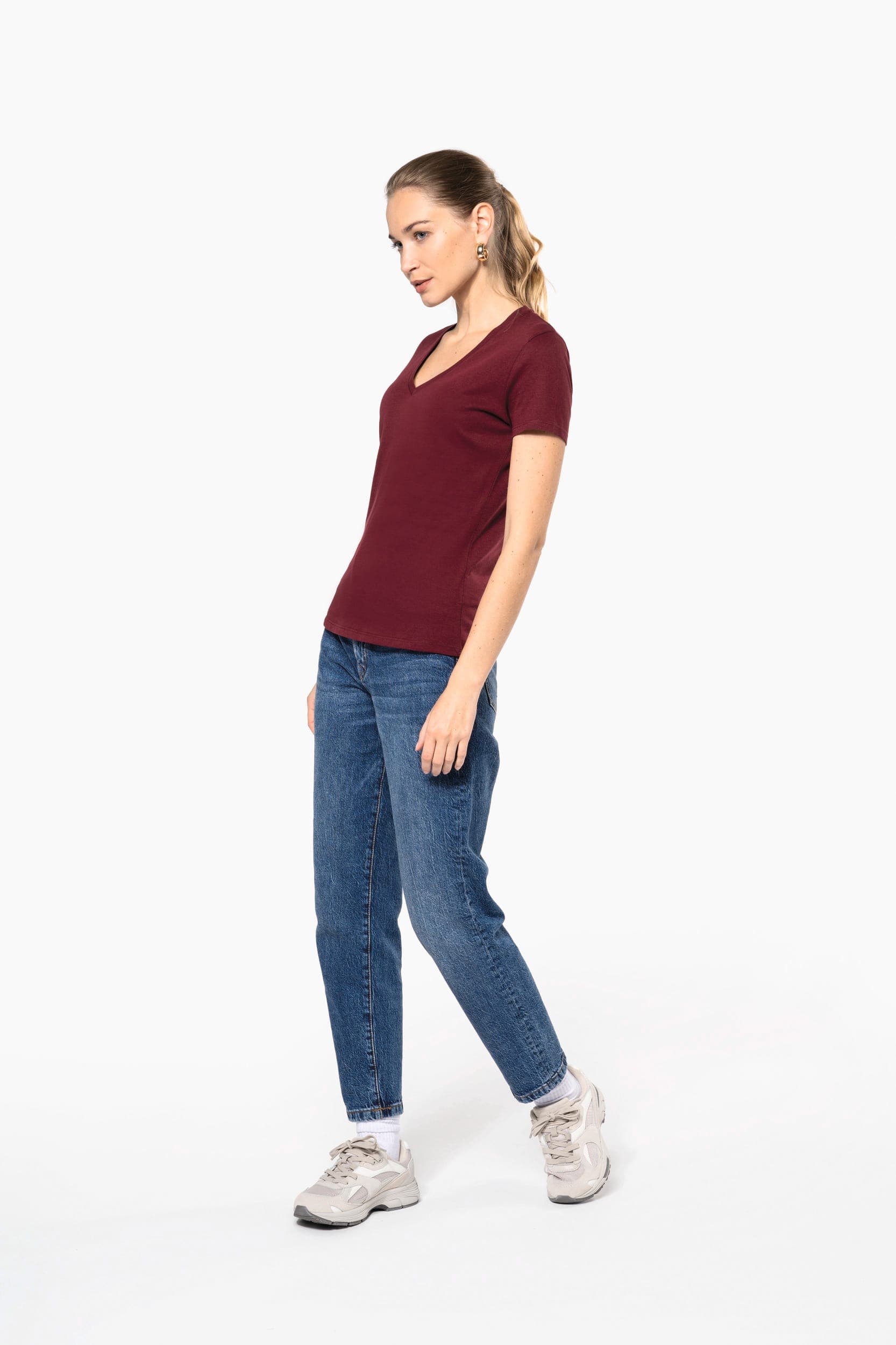 T-shirt BIO150 col V femme en situation
