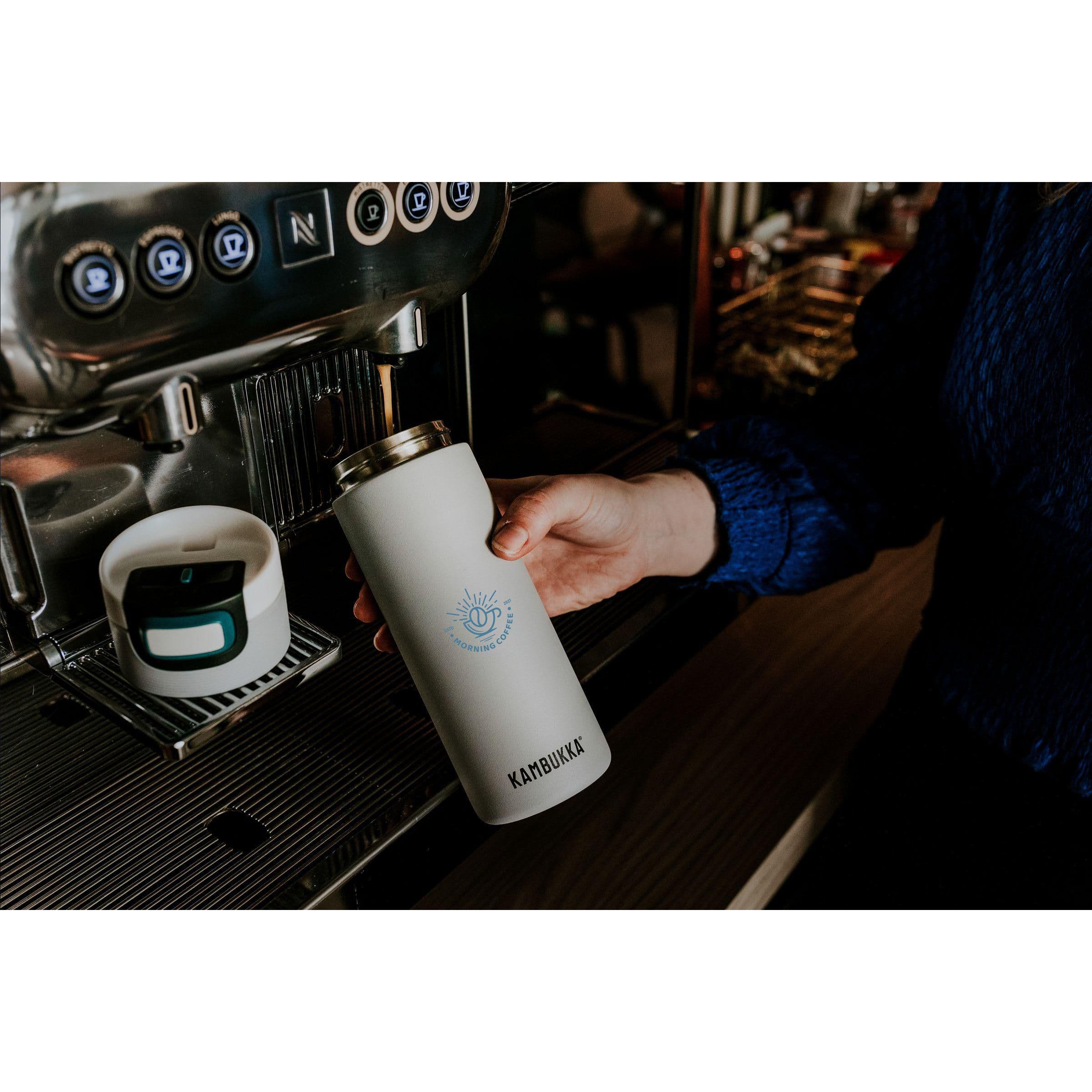 Gobelet thermos Kambukka® Etna 500 ml en situation