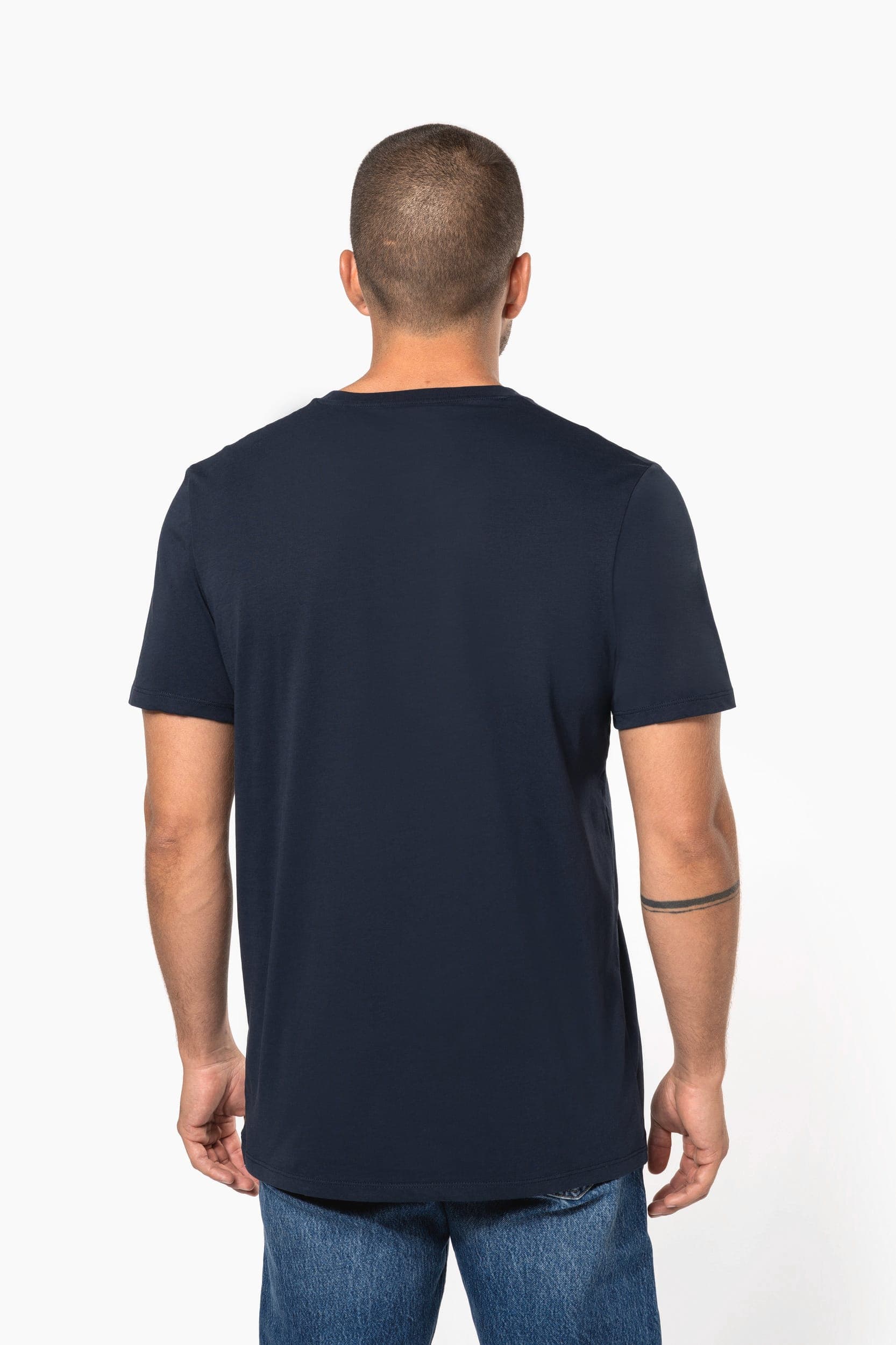 T-shirt col rond manches courtes unisexe en situation