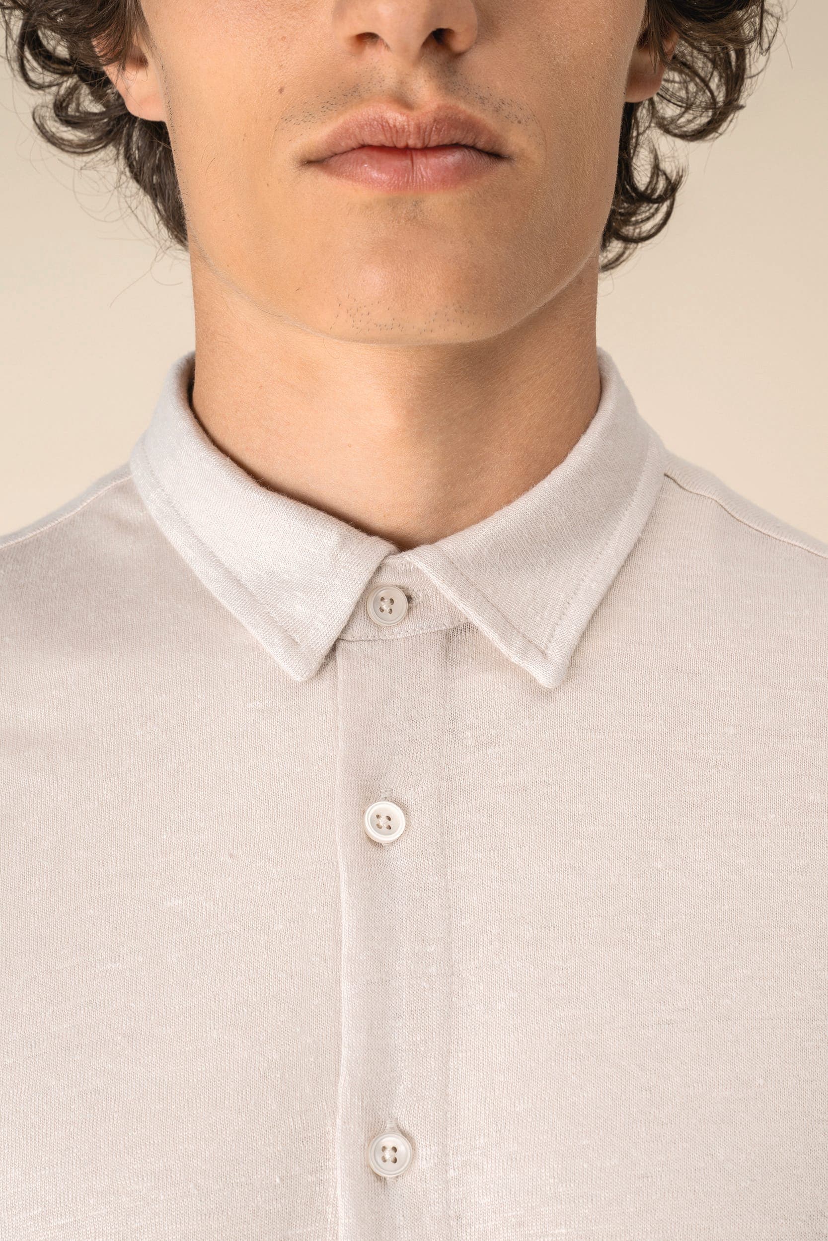 Chemise en lin homme en situation