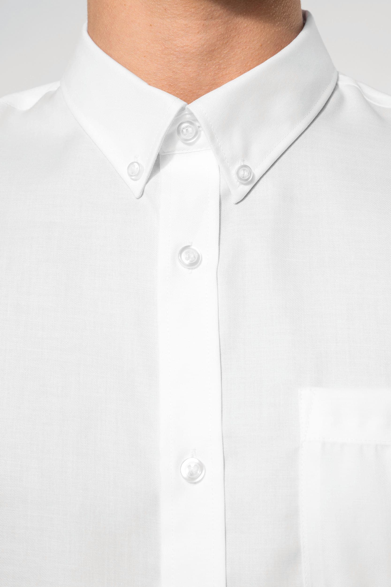 Chemise micro-sergé manches courtes sans repassage en situation