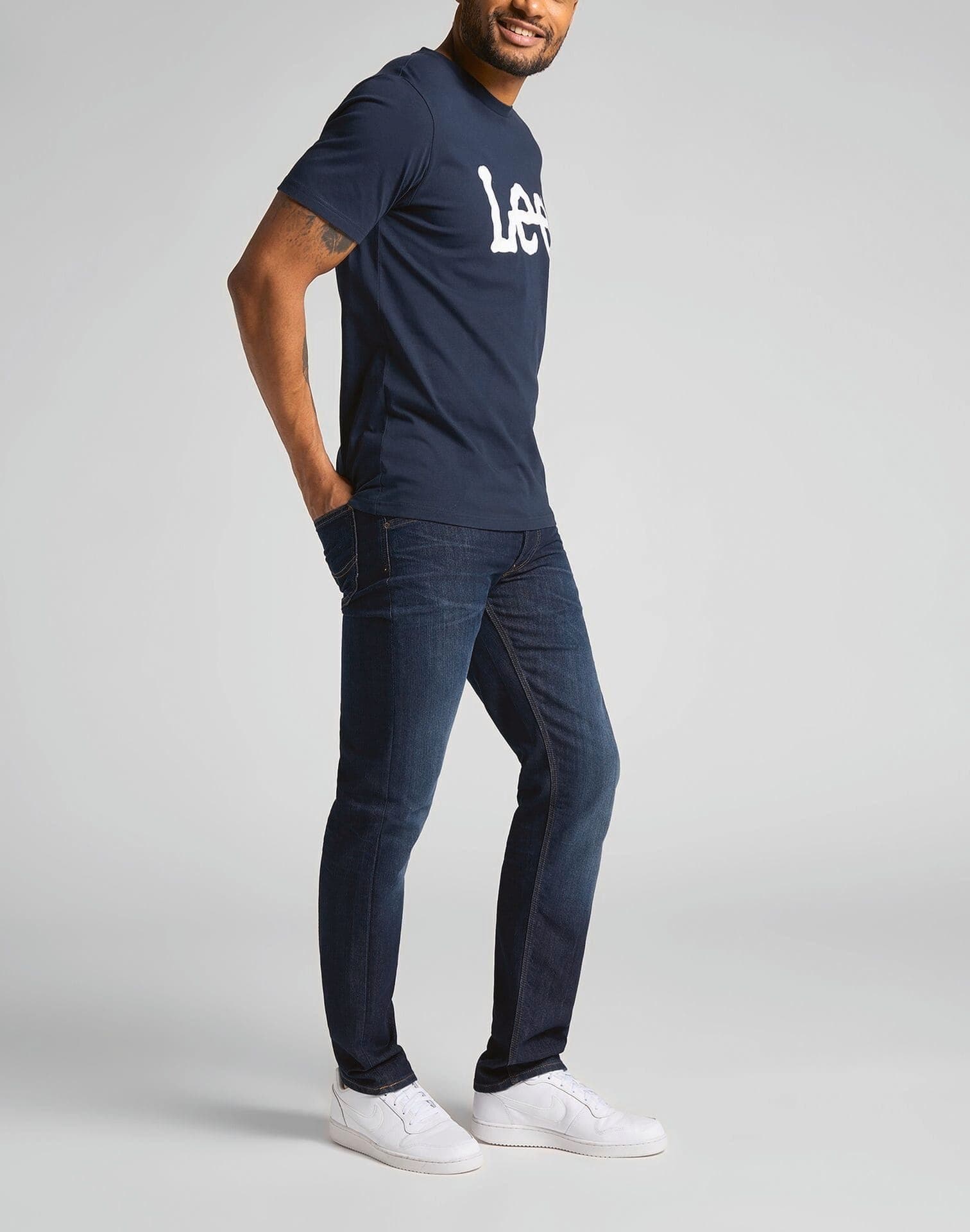 T-shirt Logo Lee en situation