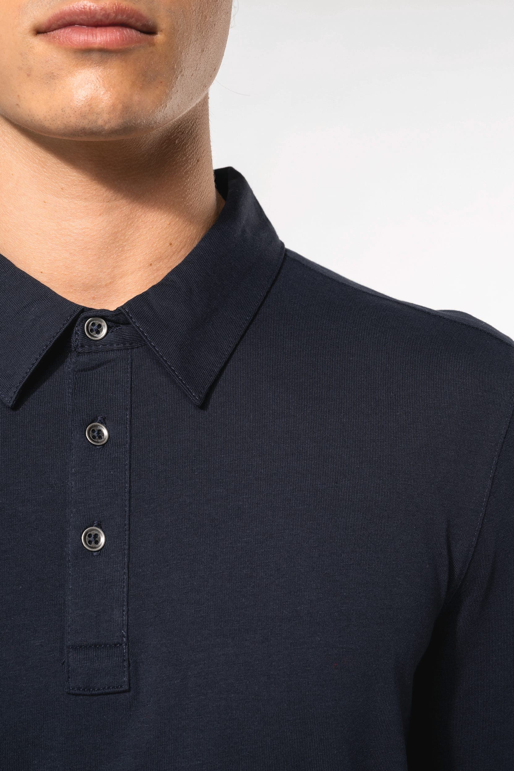 Polo jersey manches longues homme en situation