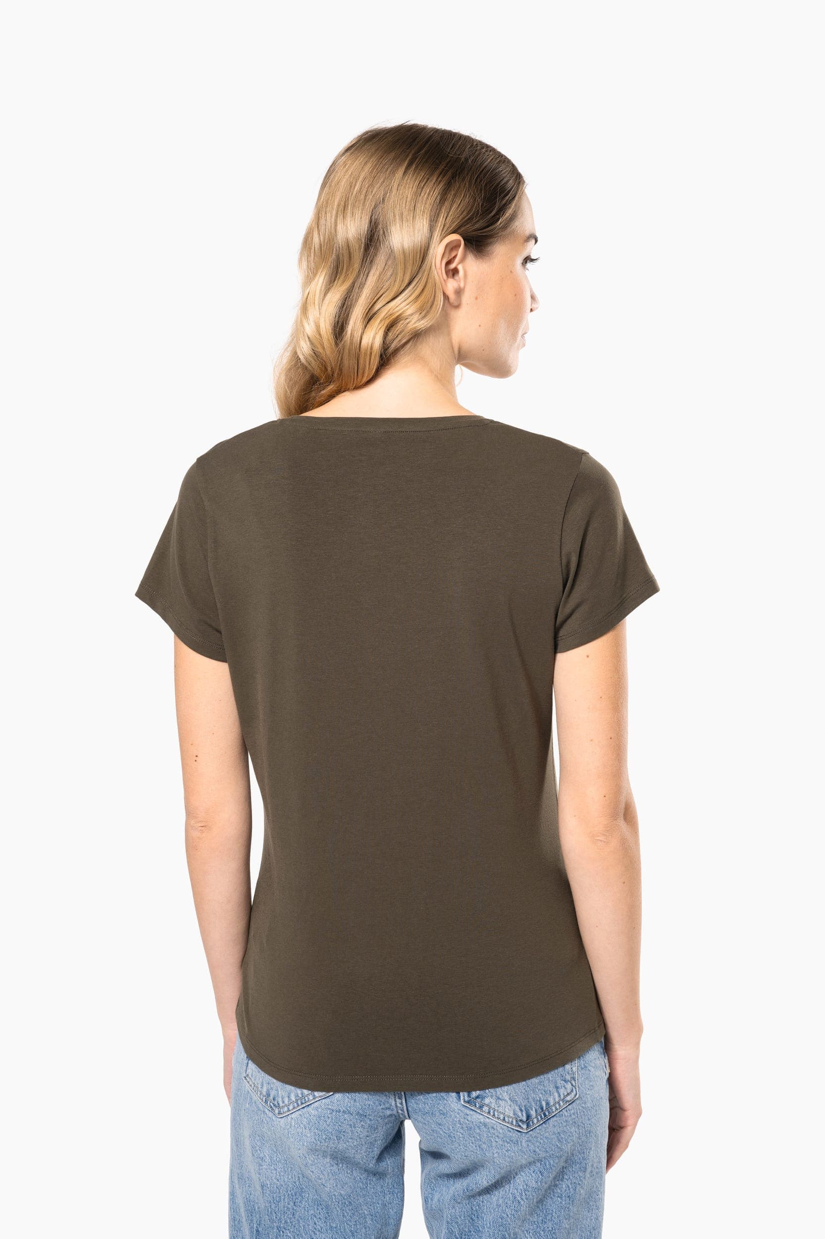 T-shirt col rond manches courtes femme en situation