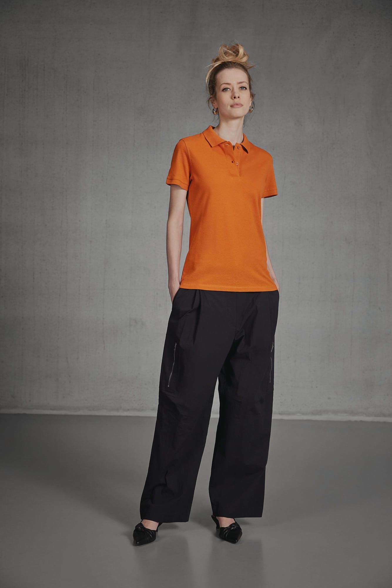 Polo bio femme en situation
