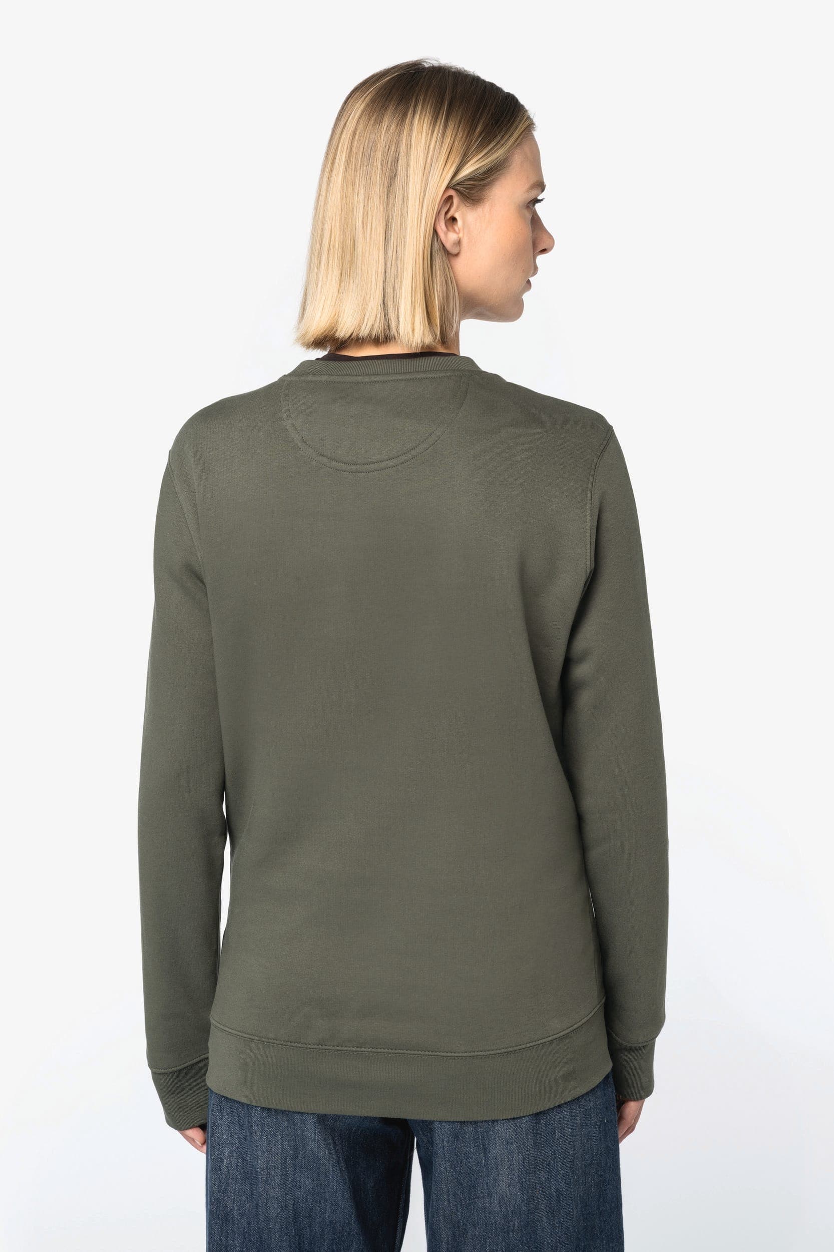 Sweat-shirt écoresponsable à col rond unisexe en situation