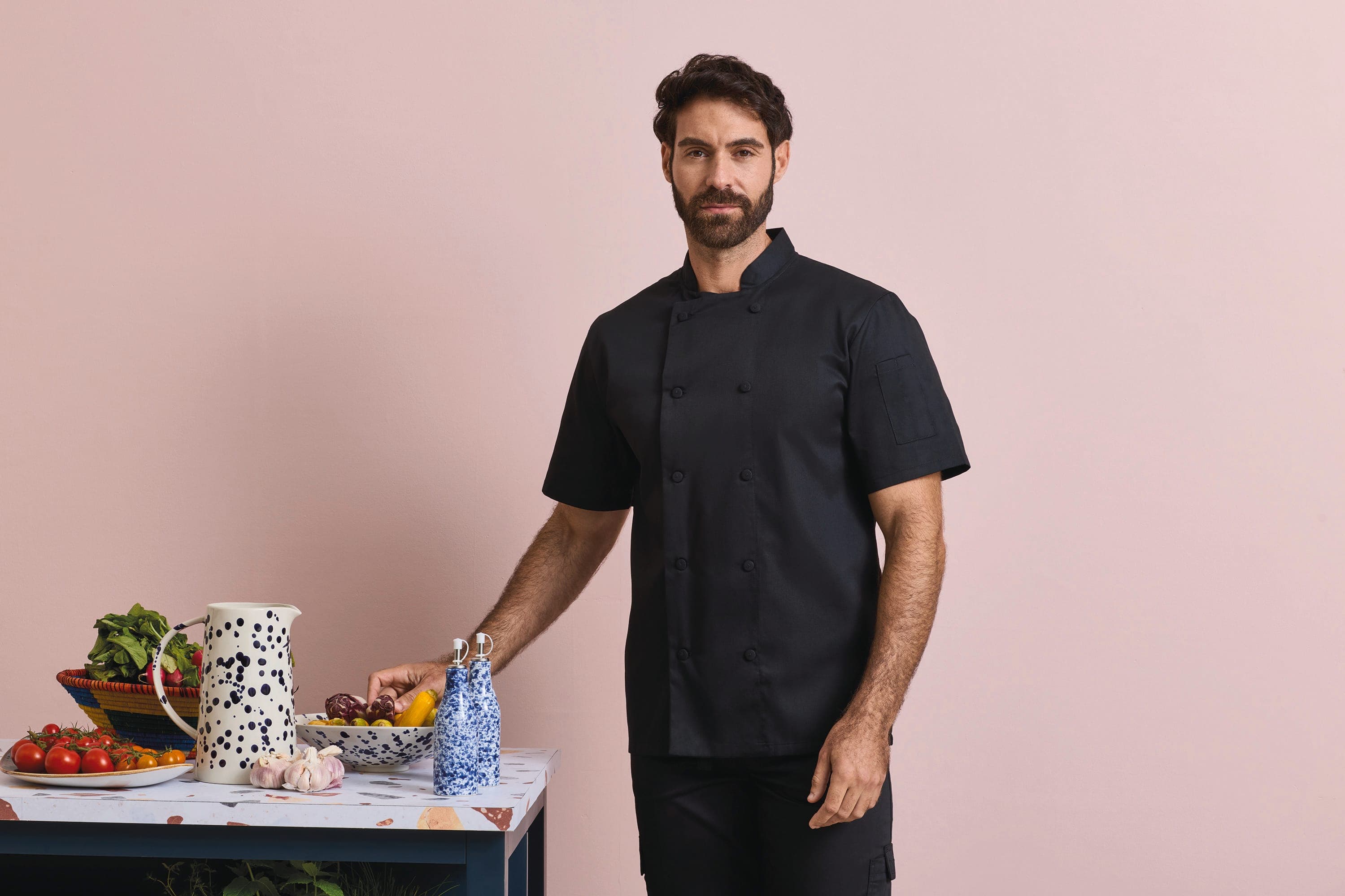 Veste chef cuisinier manches courtes Coolchecker® en situation