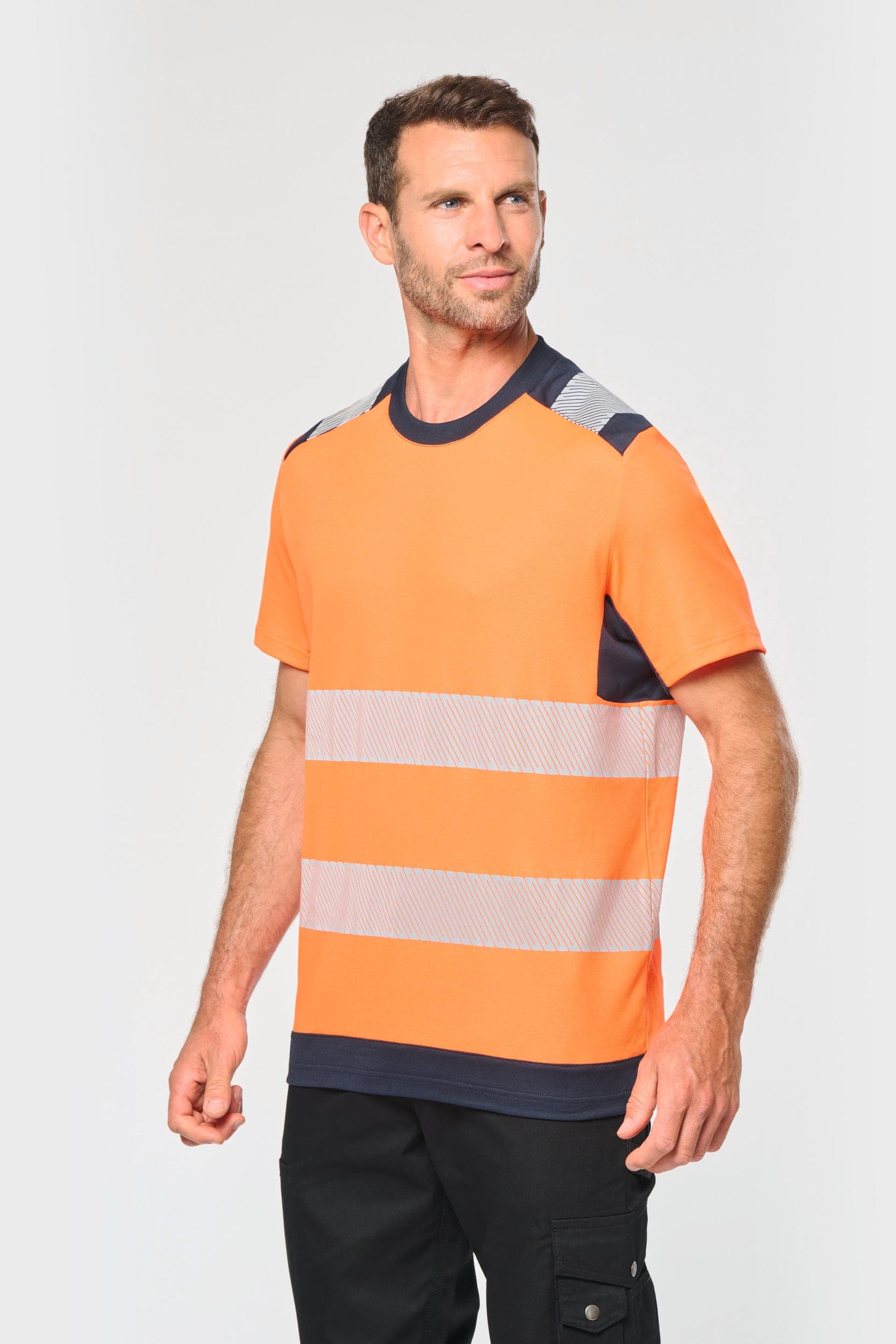T-shirt de sécurité recyclé manches courtes unisexe en situation