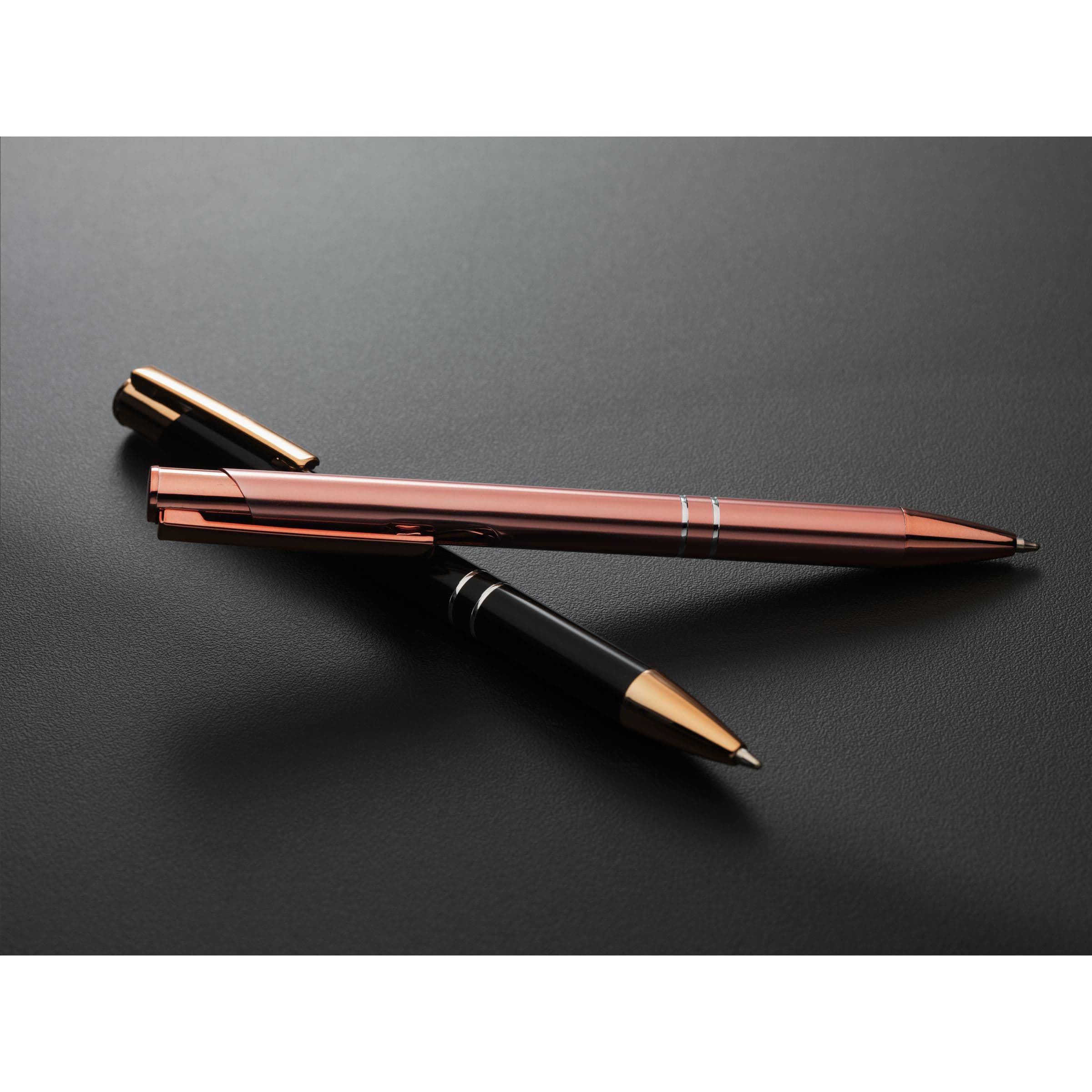 Stylo Ebony RCS aluminium recyclé Rose Gold en situation