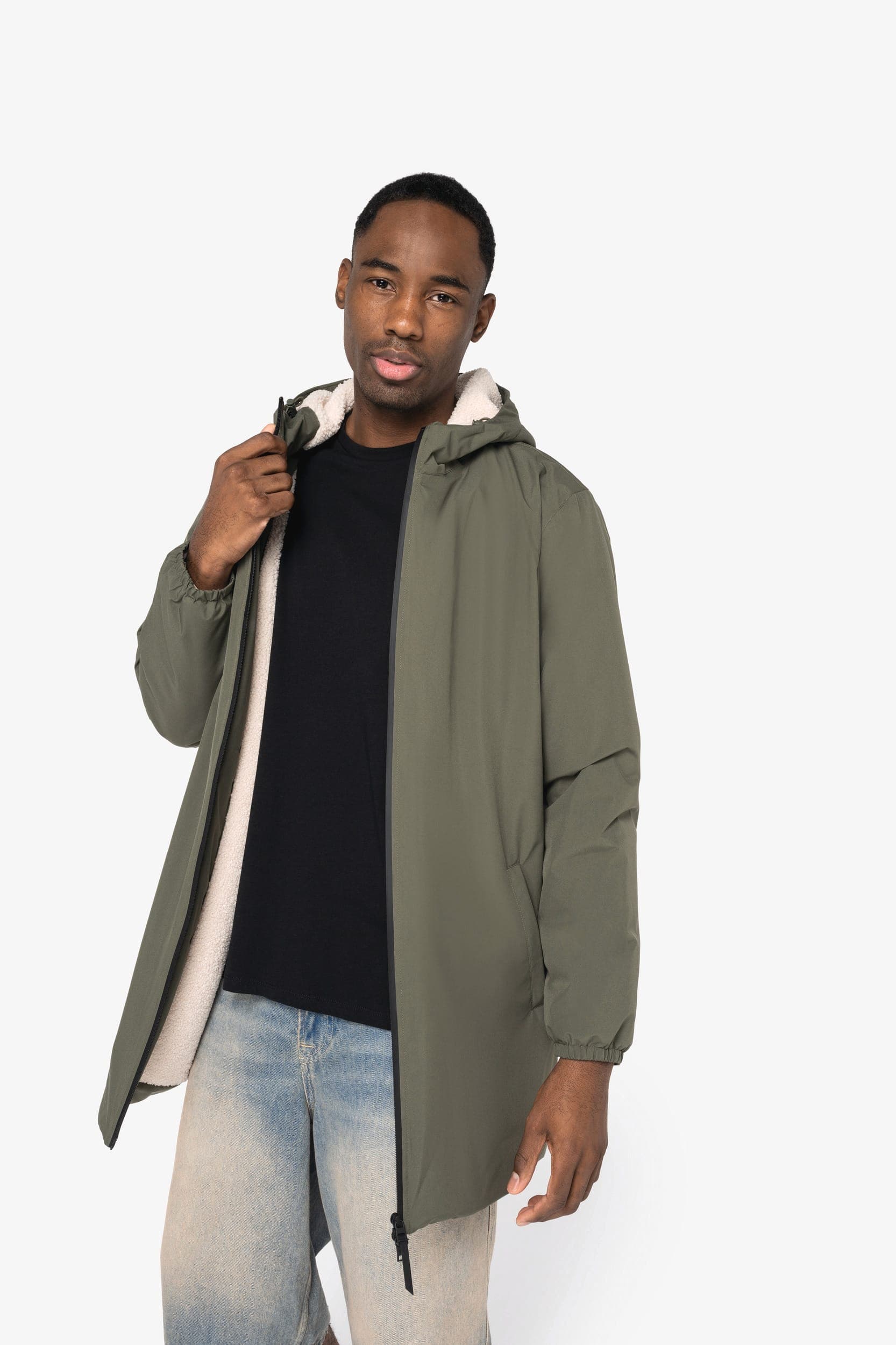 Veste écoresponsable imperméable doublée en sherpa unisexe en situation