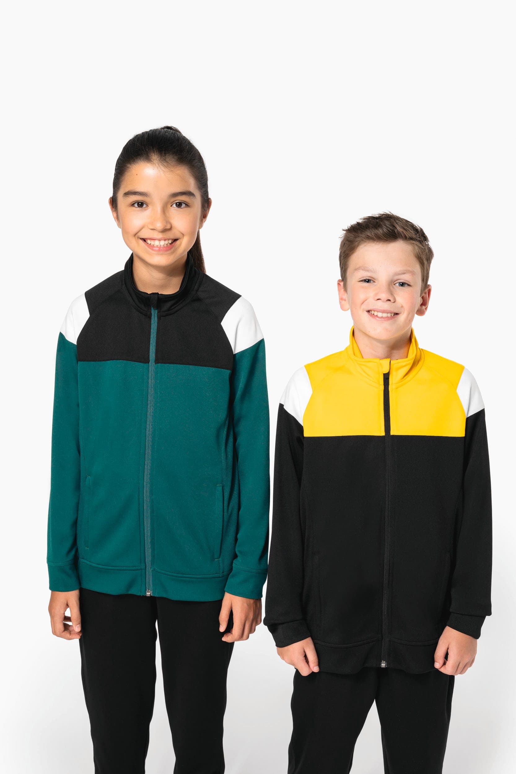 Veste de survêtement zippée enfant en situation