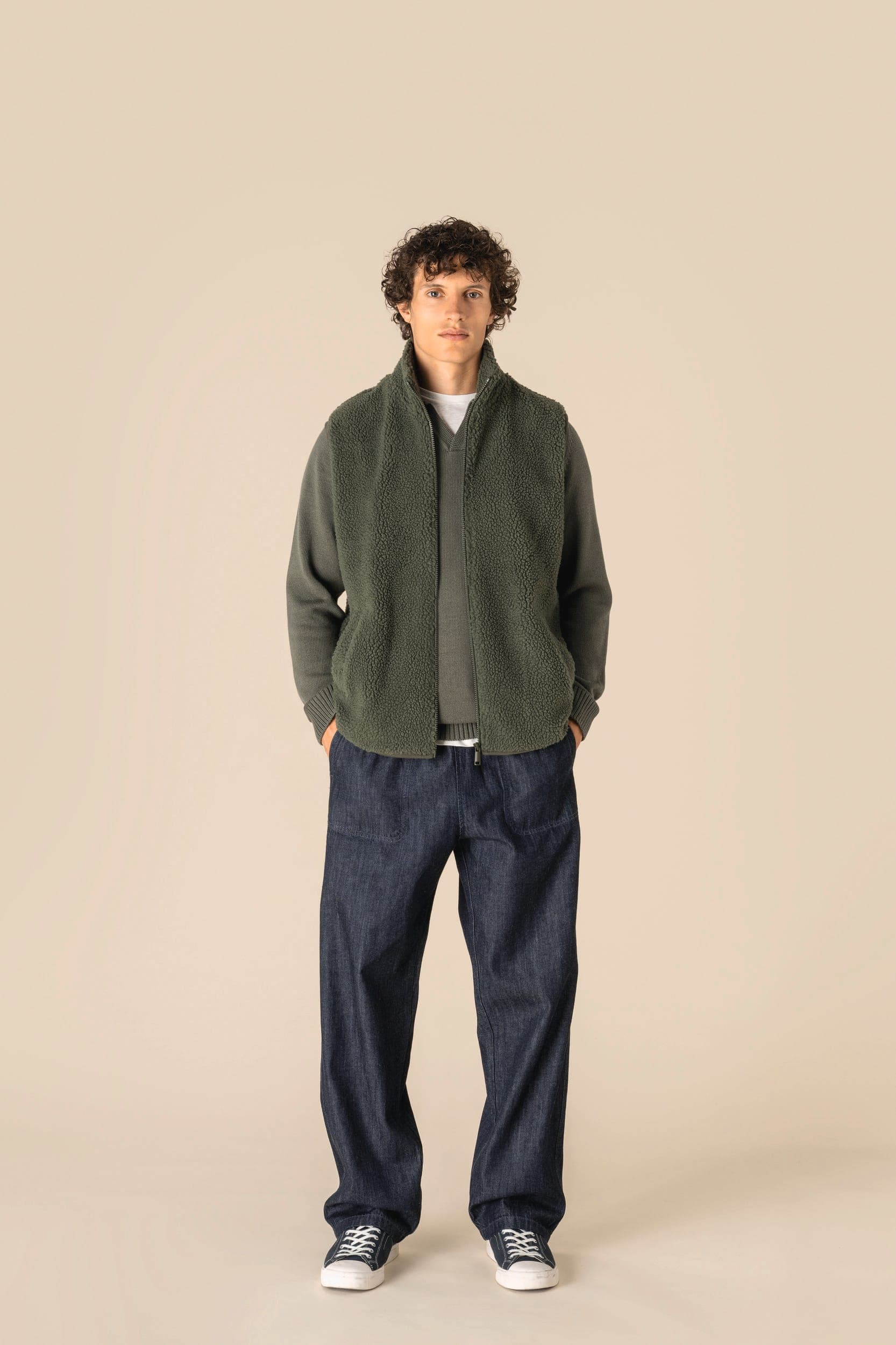 Veste sans manches en sherpa homme en situation