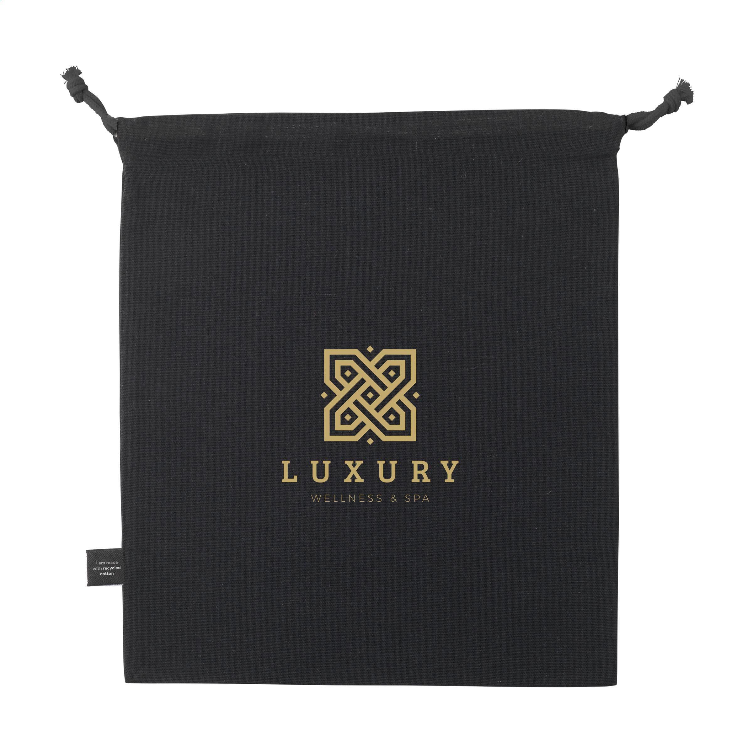 Pochette cadeau coton GRS recyclé (150 g/m²) M en situation