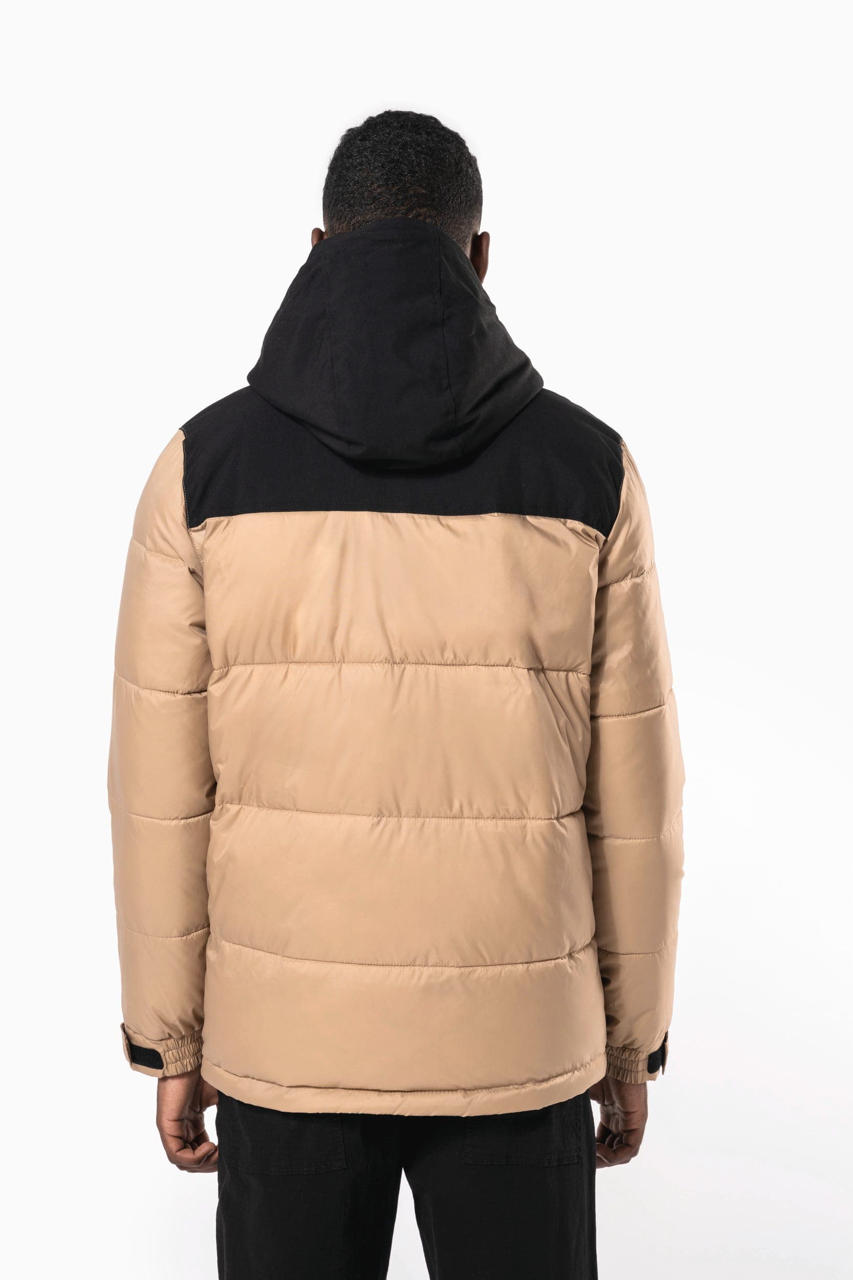 Parka matelassée à capuche bi-ton unisexe en situation
