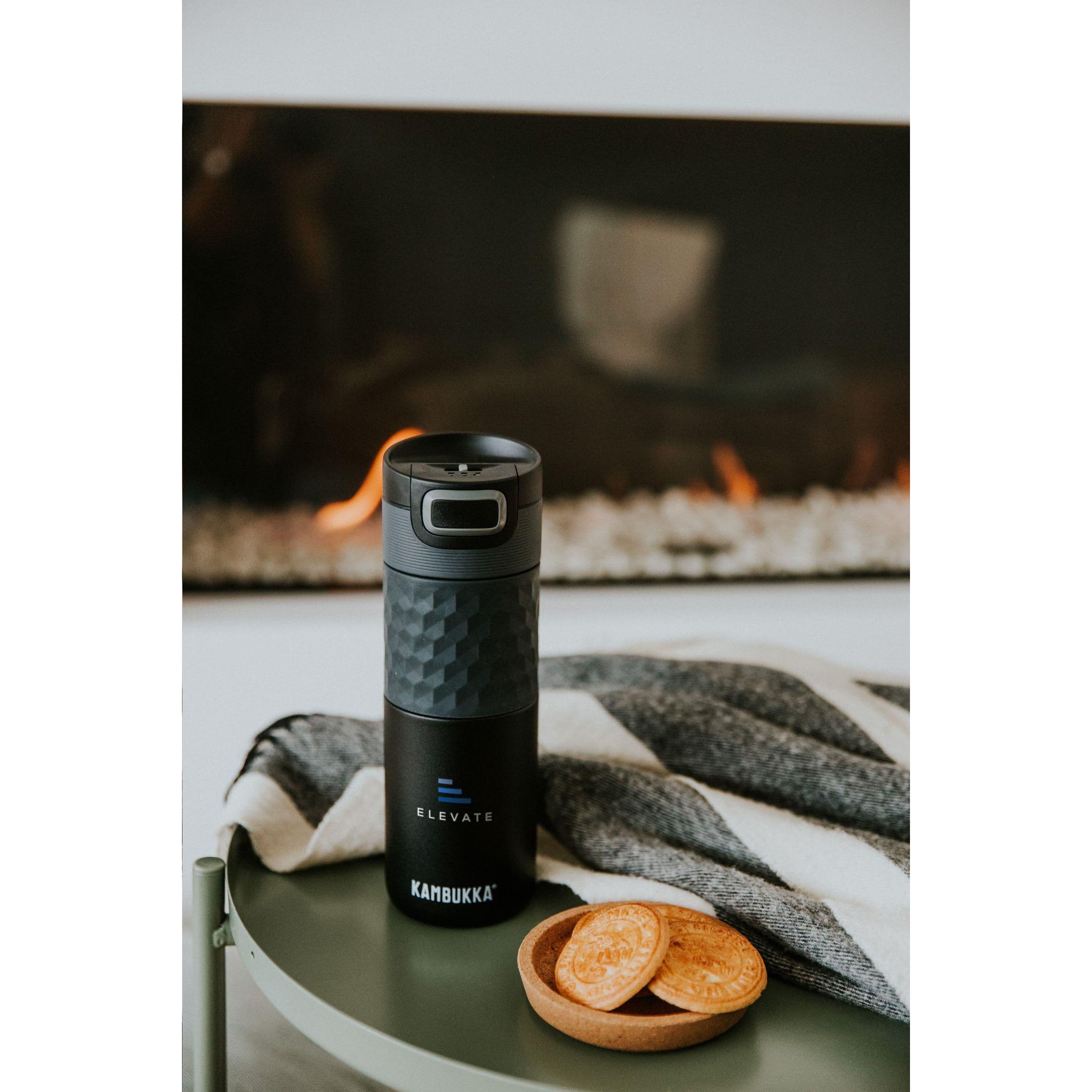 Gobelet thermos Kambukka® Etna Grip 500 ml en situation