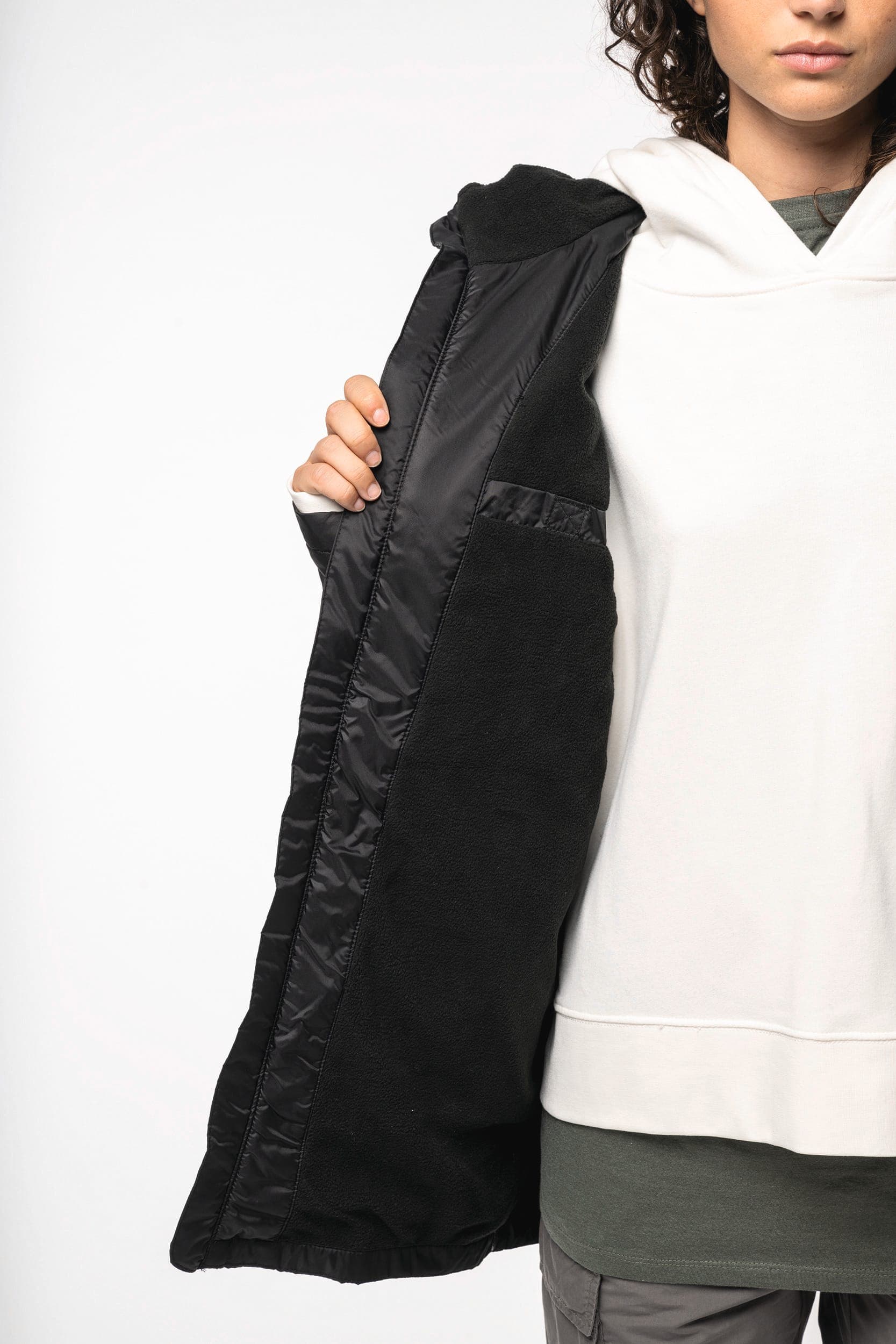 Veste à capuche avec doublure en micropolaire unisexe en situation