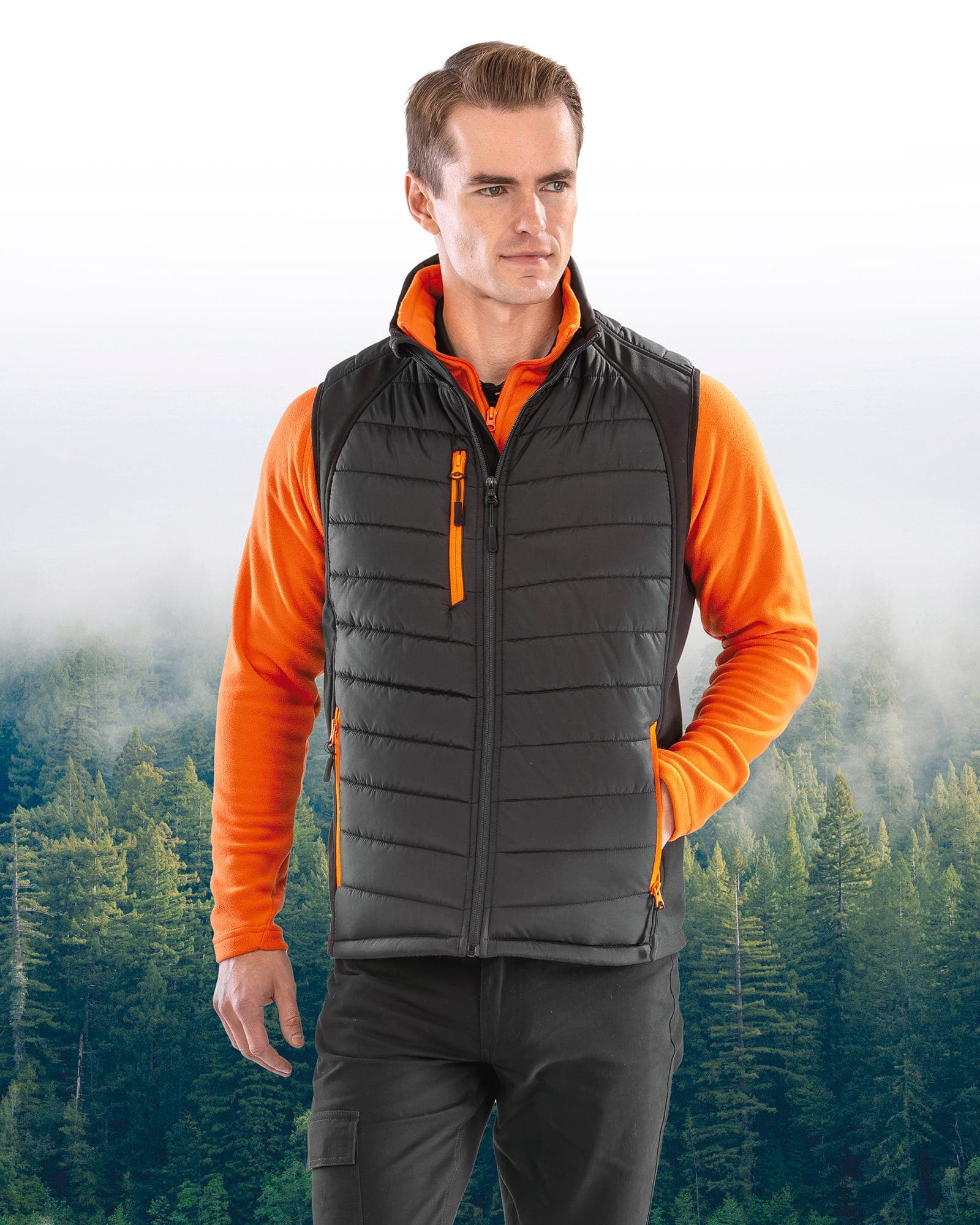 Gilet softshell rembourré black compass recyclé en situation