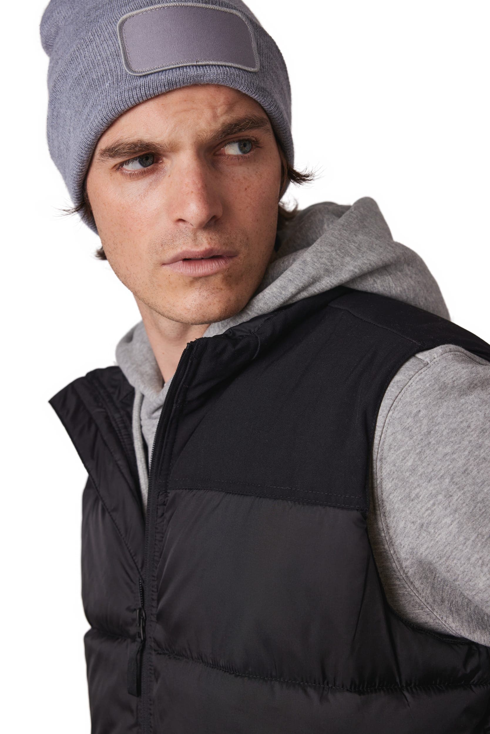 Bonnet avec patch en situation