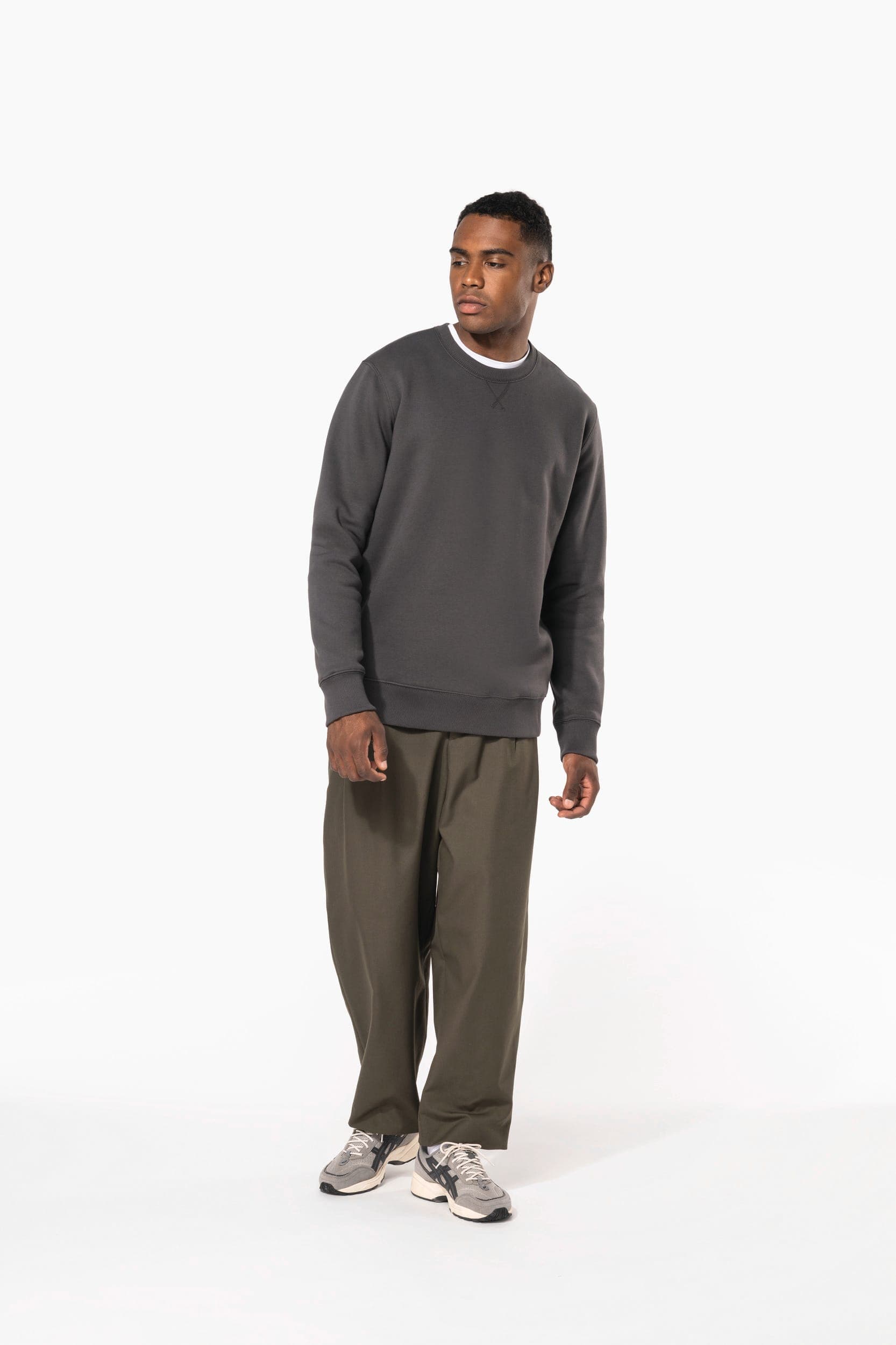 Sweat-shirt col rond unisexe en situation