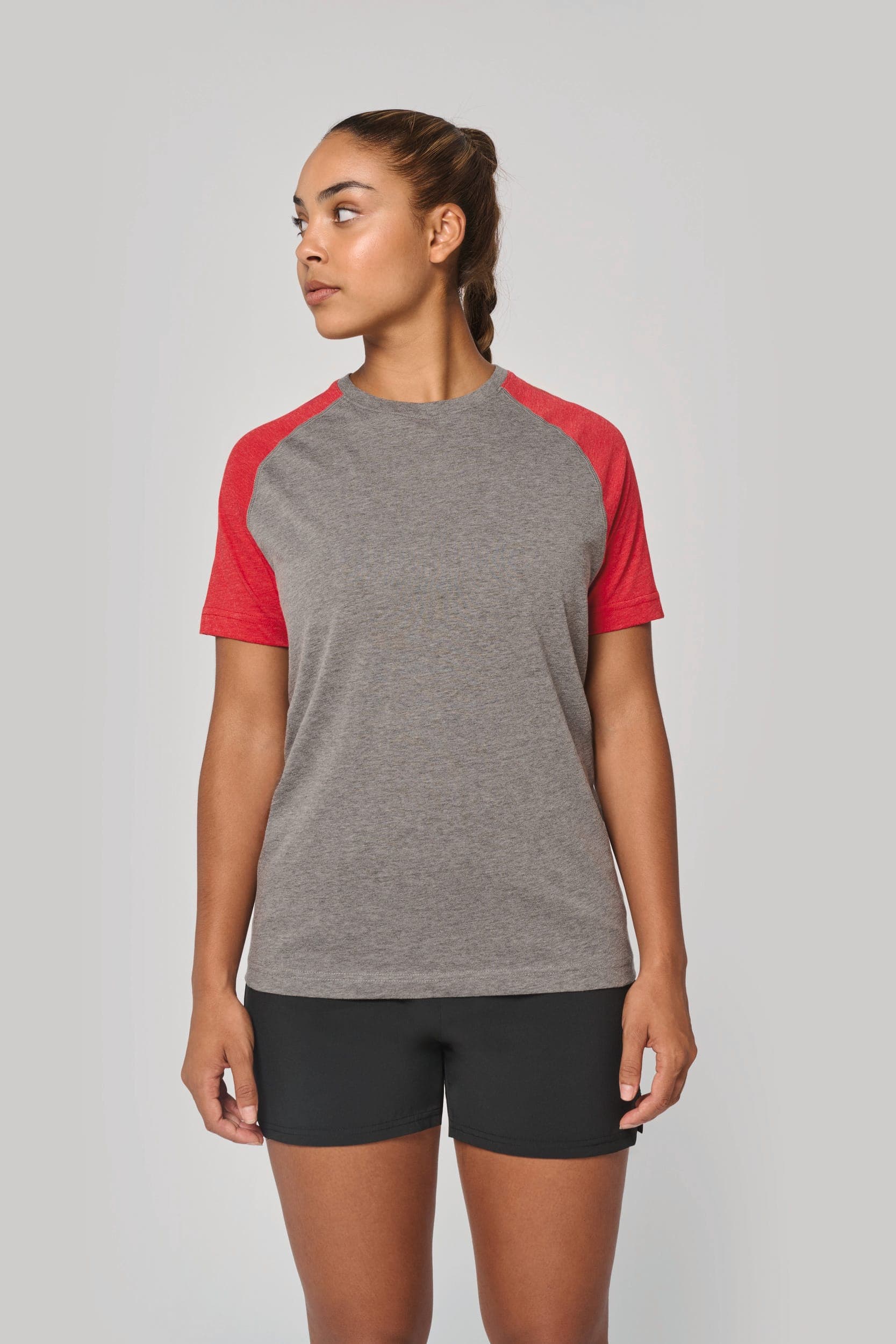 T-shirt triblend bicolore sport manches courtes unisexe en situation