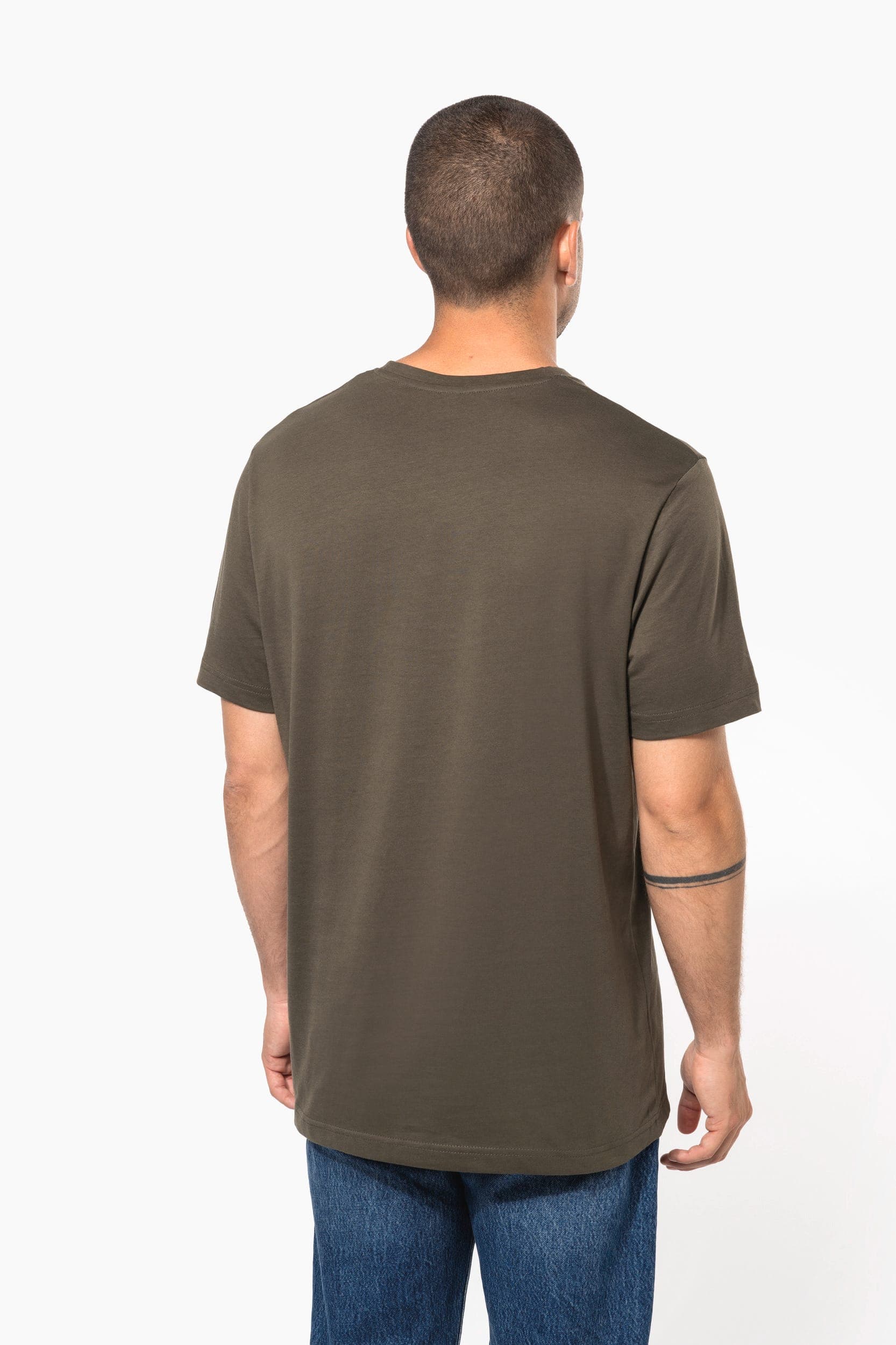 T-shirt col rond manches courtes homme en situation
