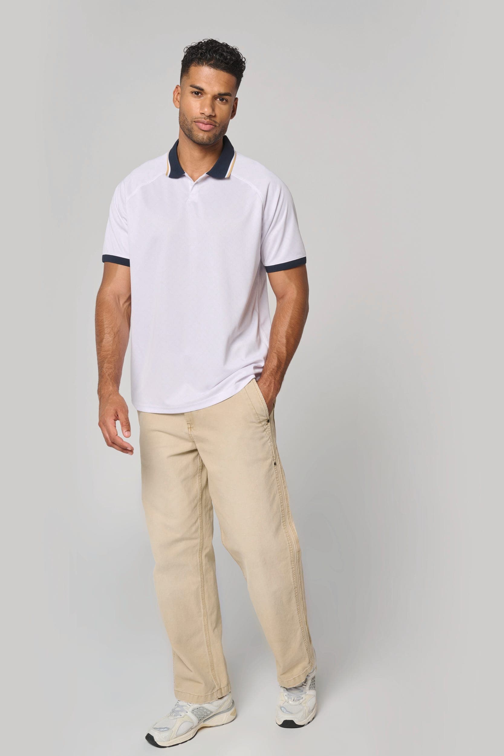 Maillot lifestyle à col polo unisexe en situation