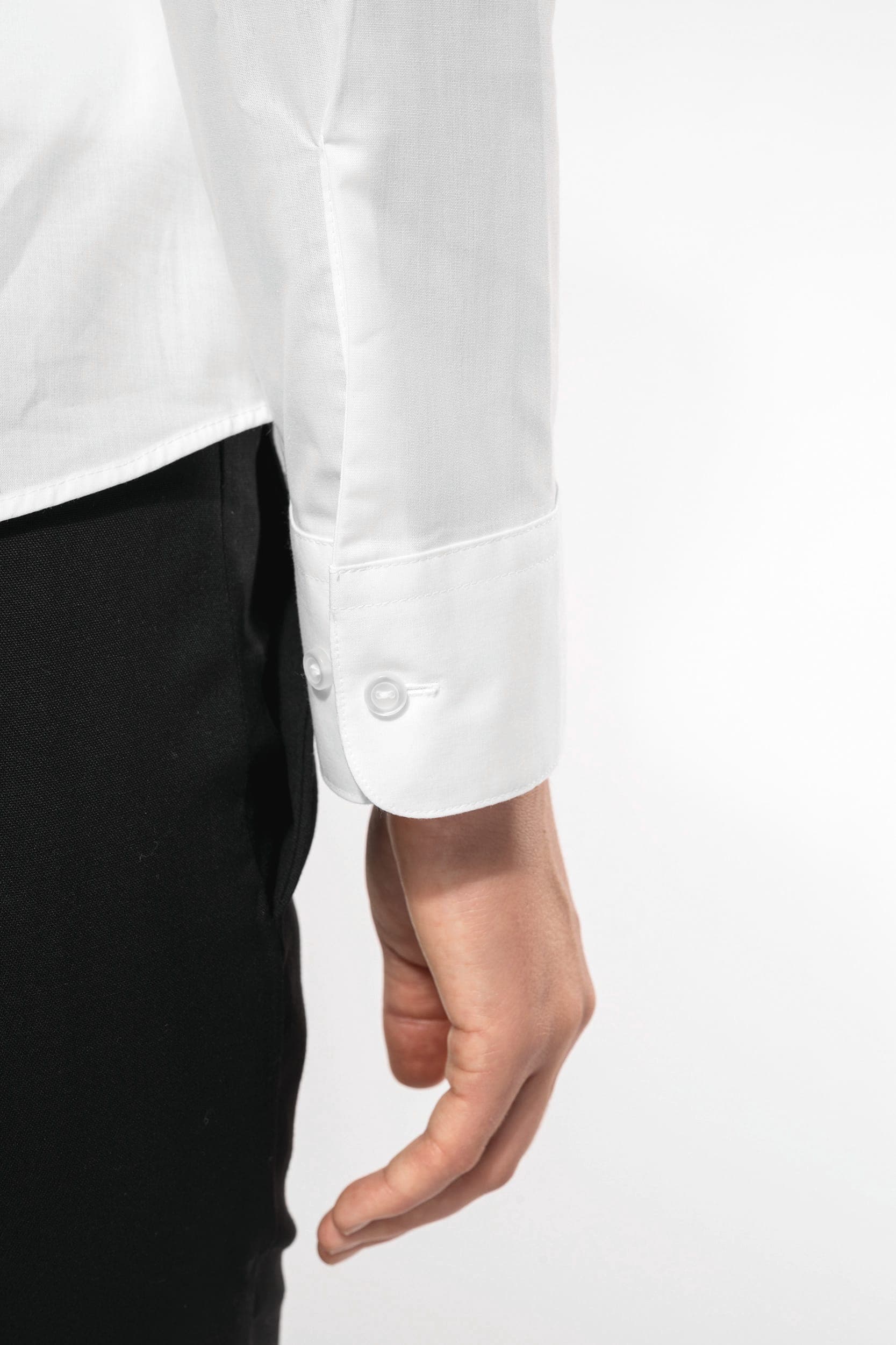 Chemise col mao manches longues femme en situation