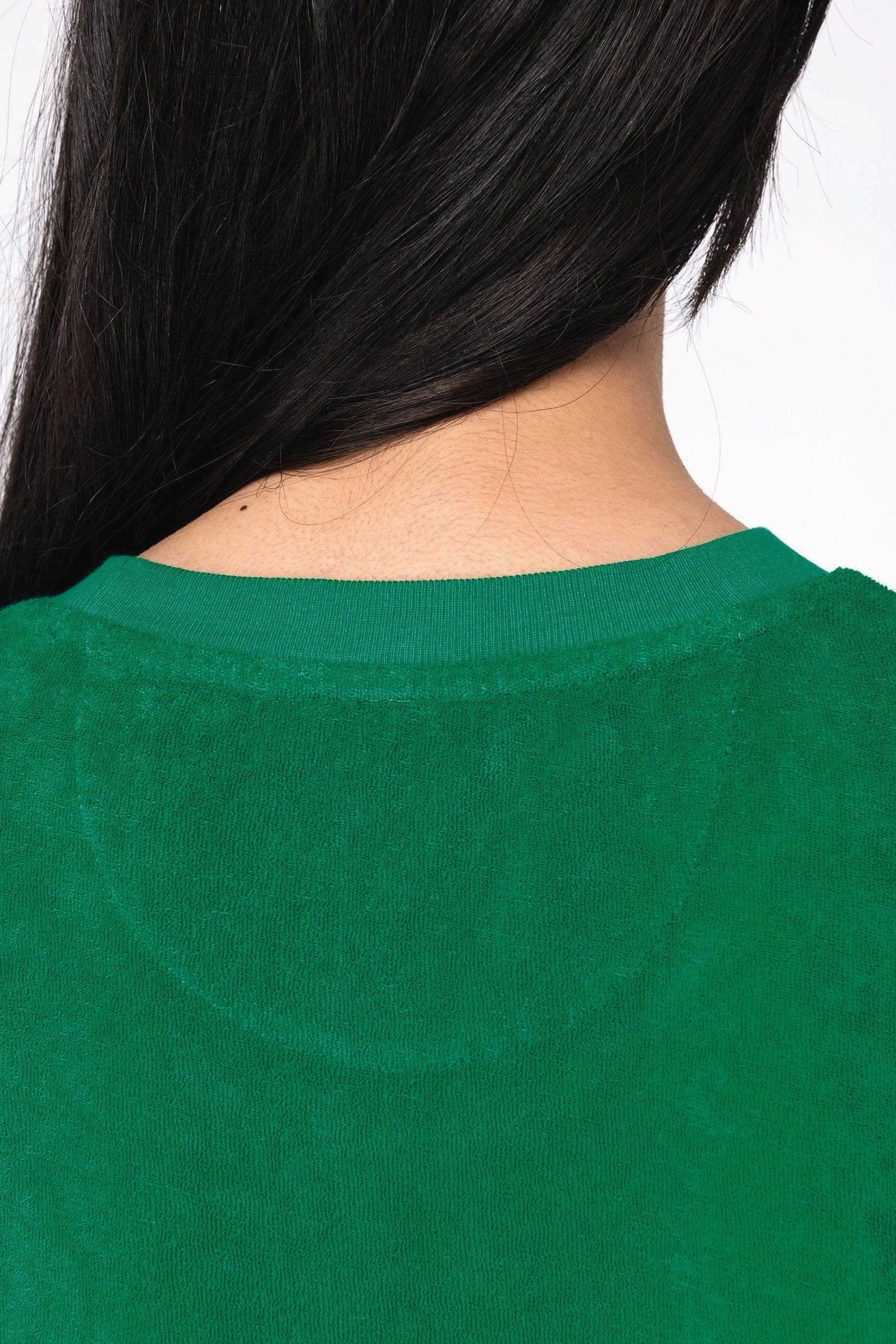 T-shirt écoresponsable en éponge femme en situation