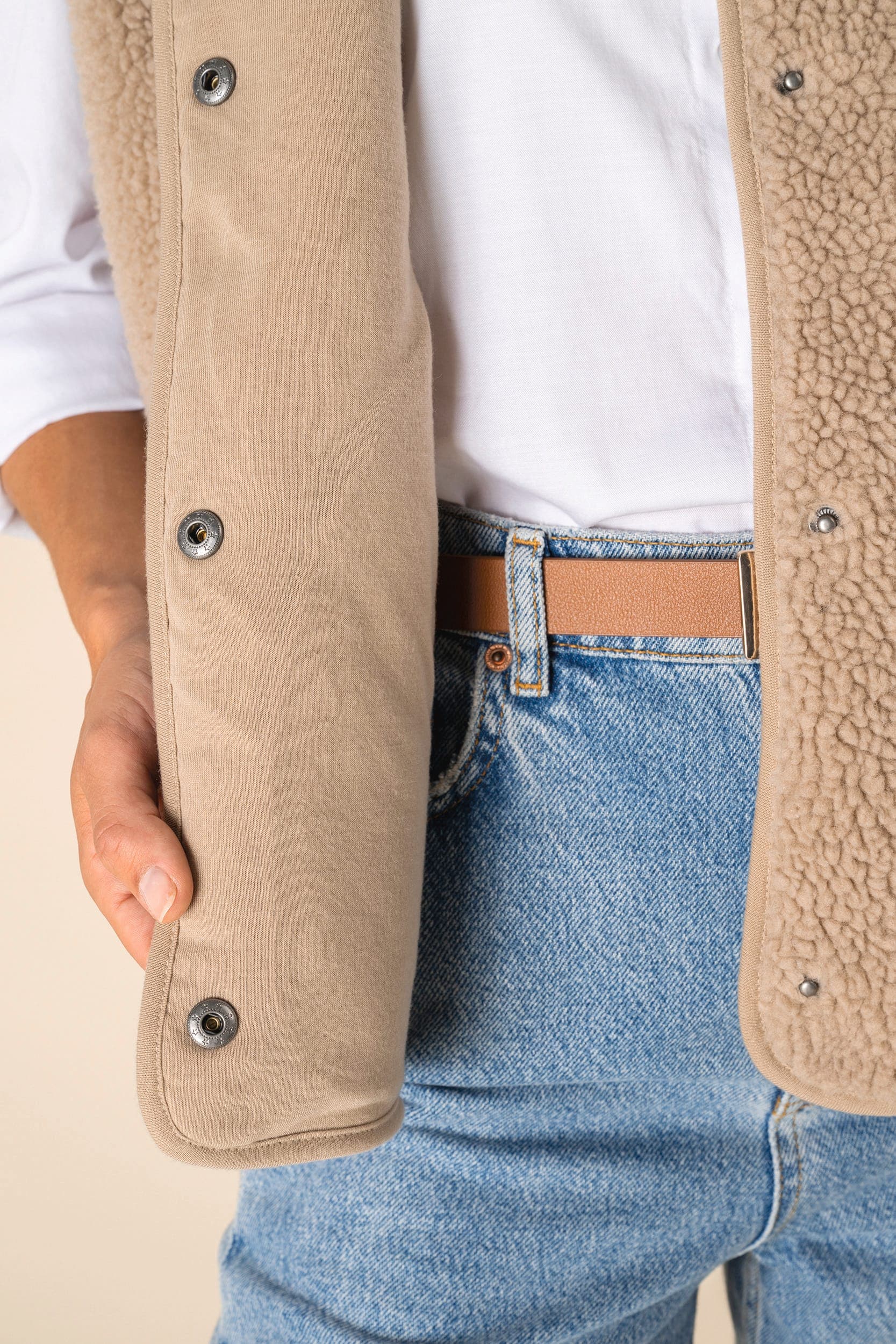 Veste sans manches en sherpa femme en situation