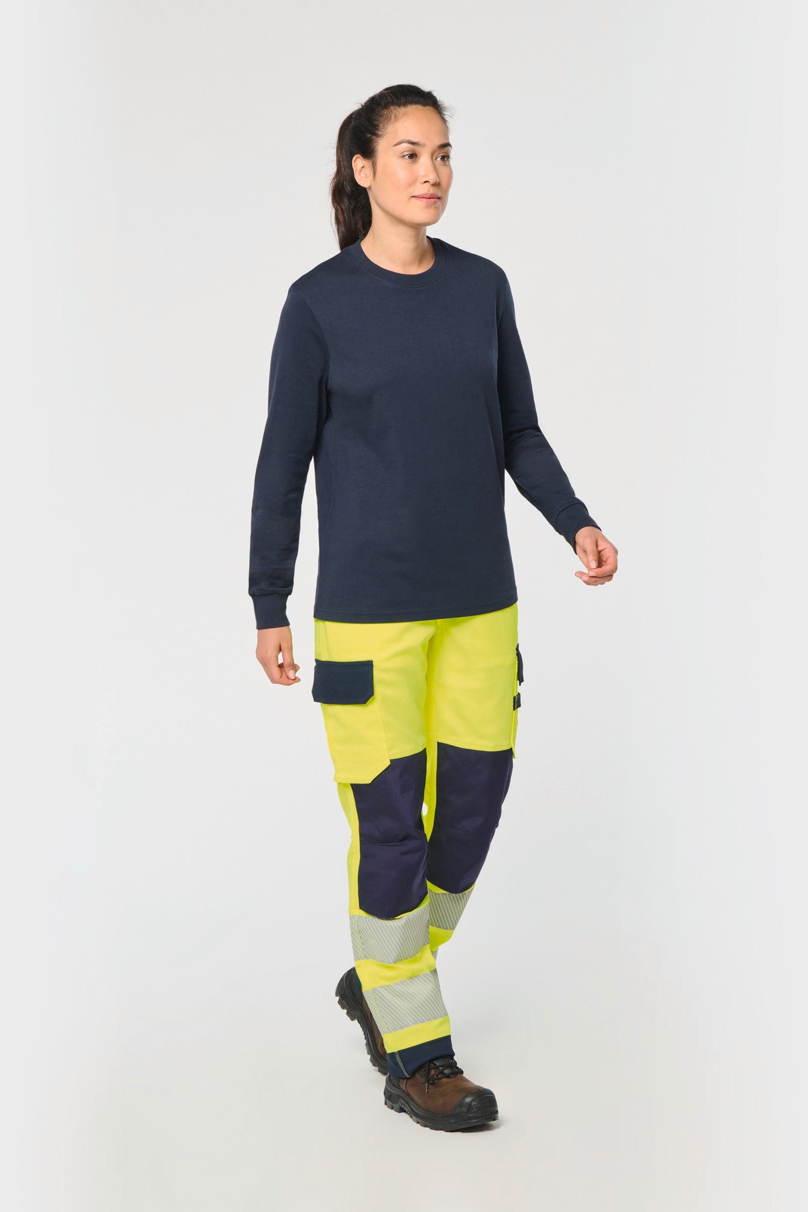 Pantalon de sécurité recyclé multipoches unisexe en situation