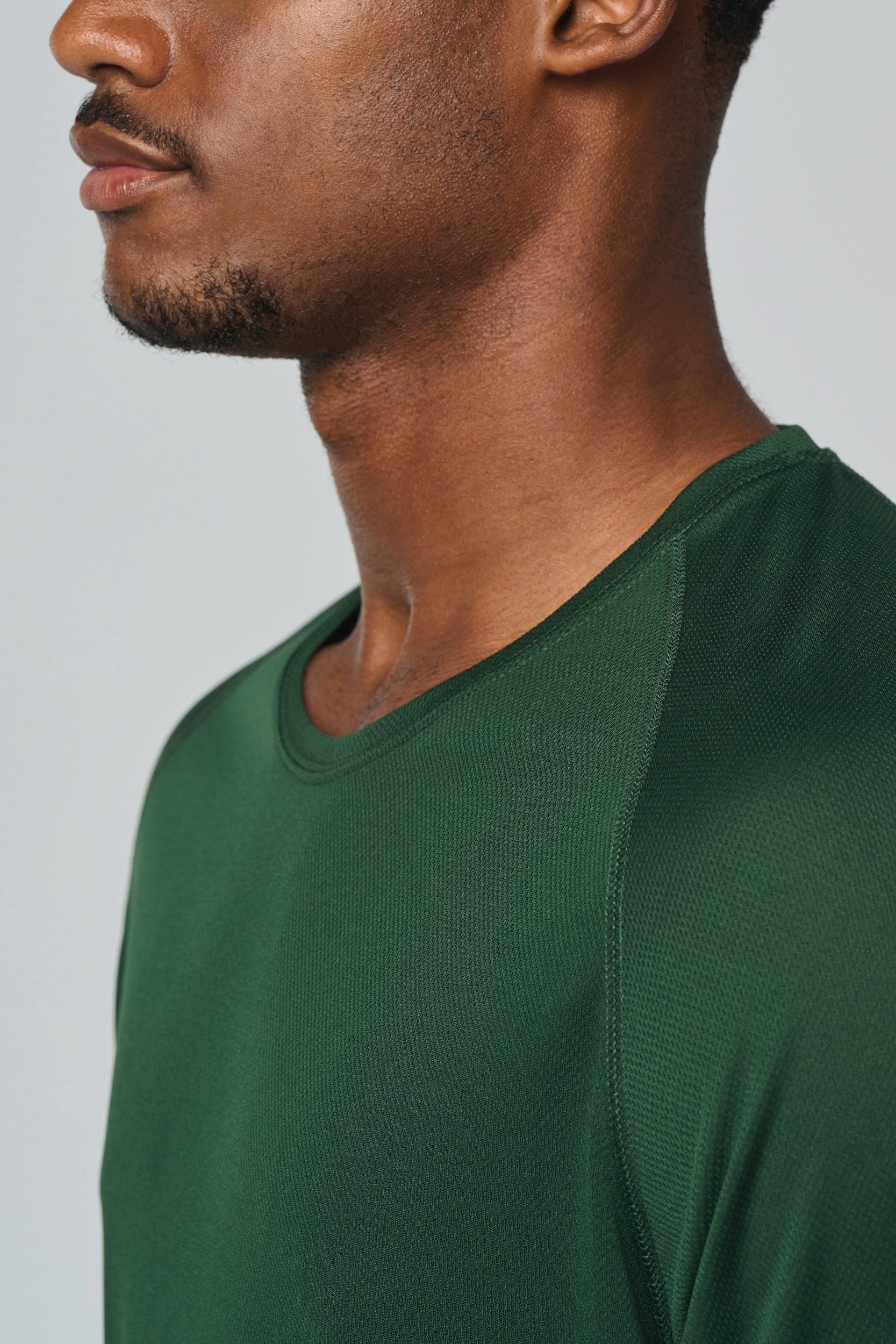 T-shirt de sport manches courtes homme en situation