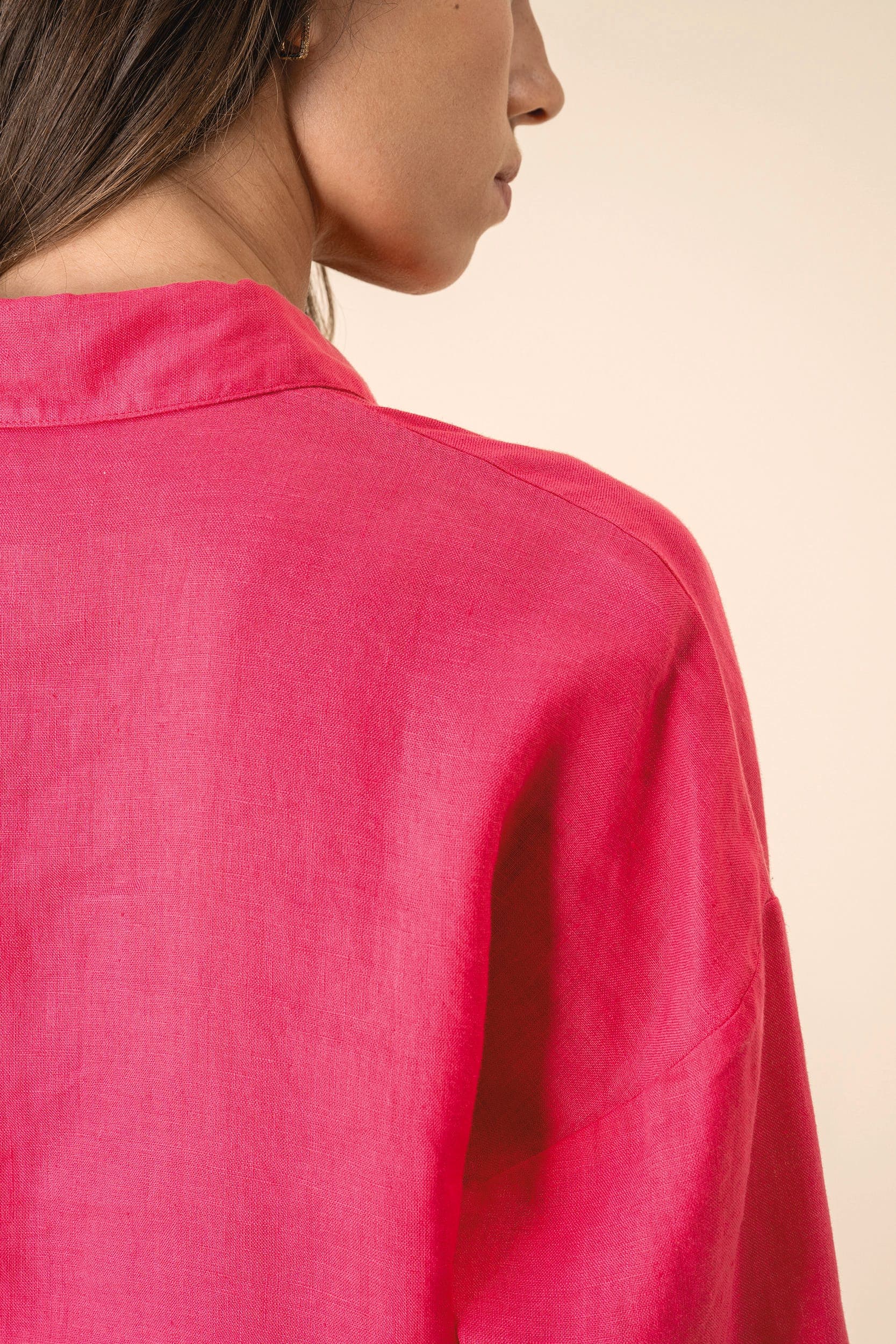 Chemise oversize en lin femme en situation