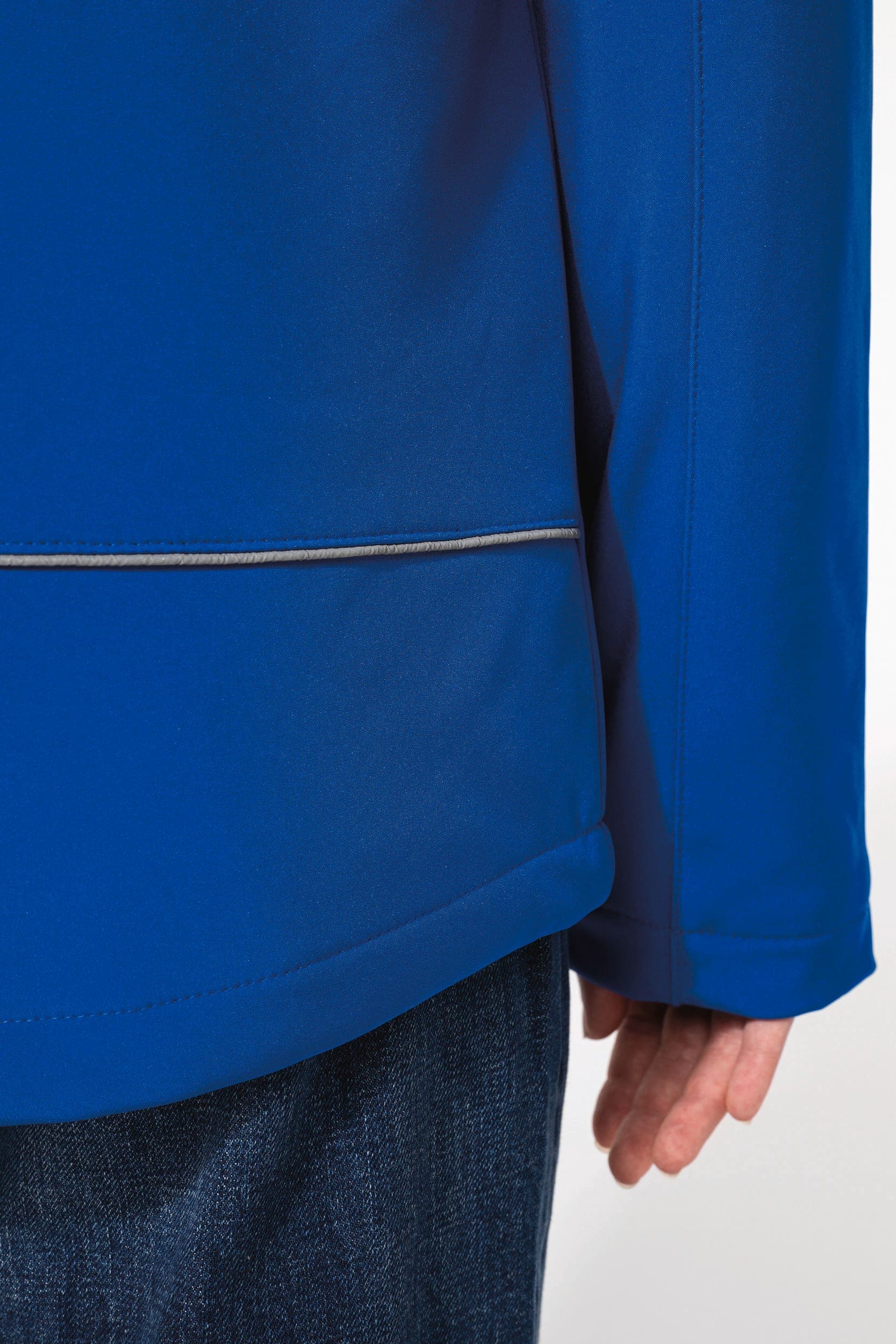 Parka softshell doublée capuche femme en situation