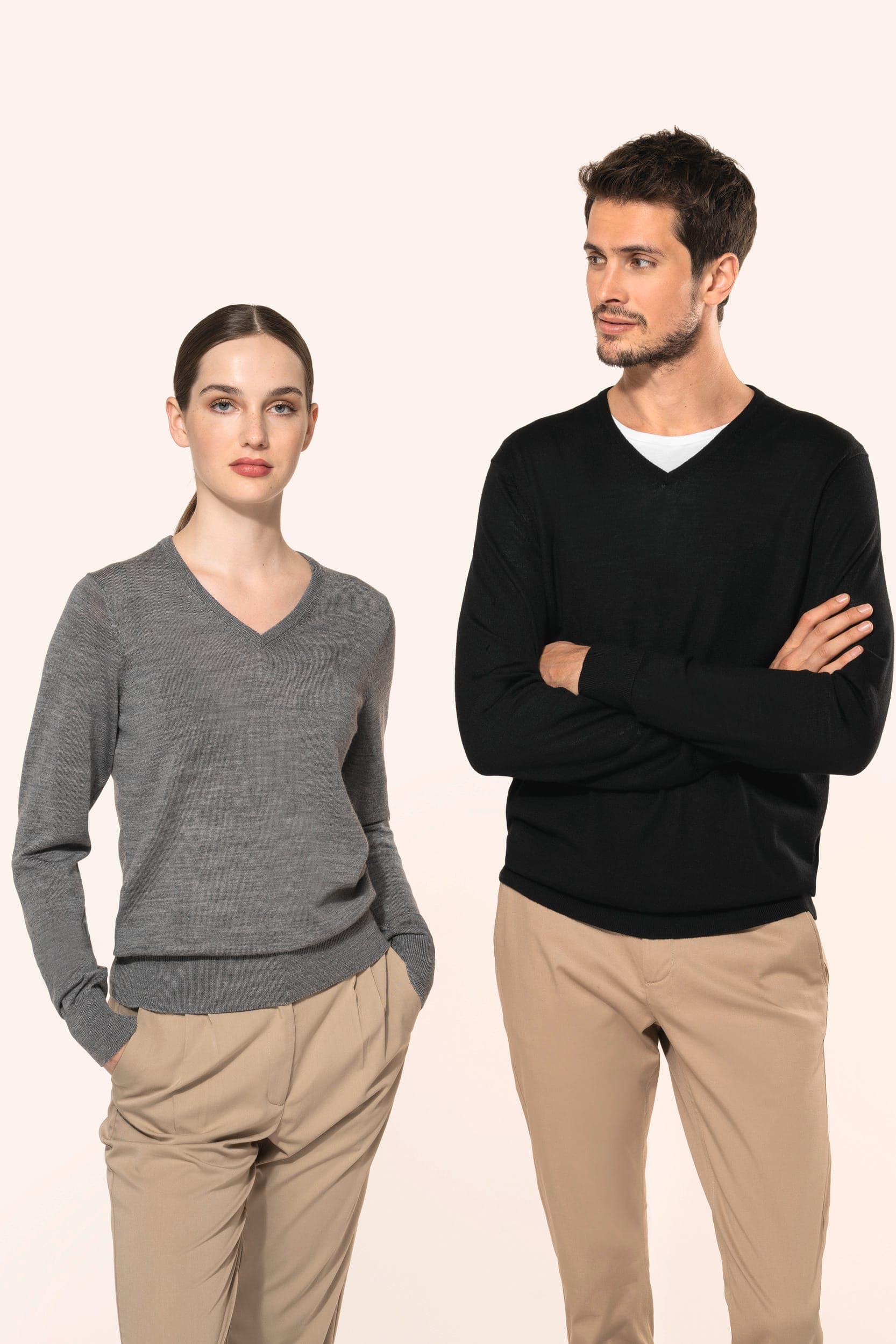 Pull Mérinos col V homme en situation