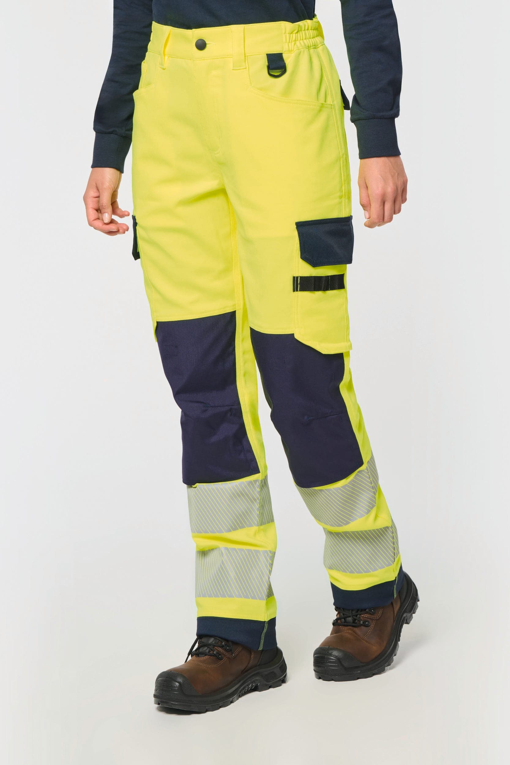 Pantalon de sécurité recyclé multipoches unisexe en situation