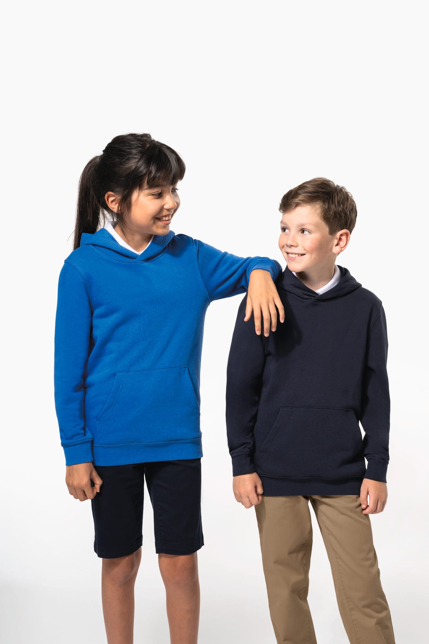 Sweat-shirt à capuche enfant en situation