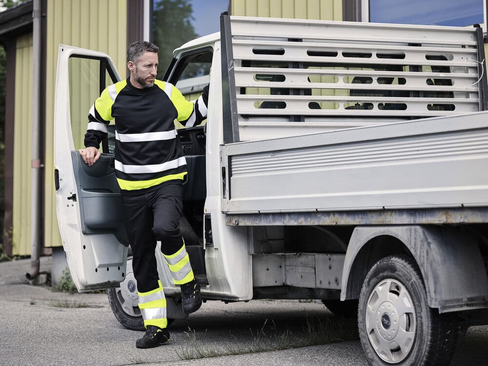 Jobman 2314 Hv Service Trousers en situation