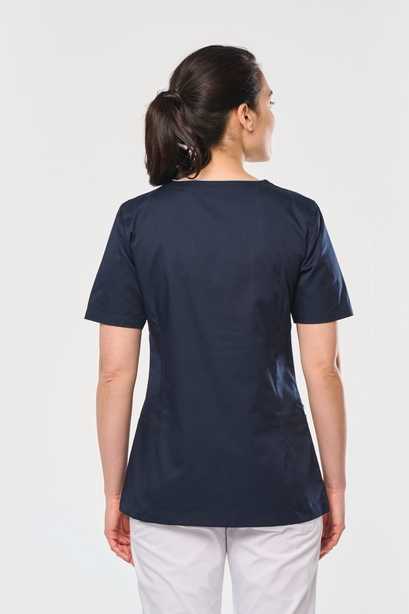 Blouse polycoton avec boutons-pression femme en situation