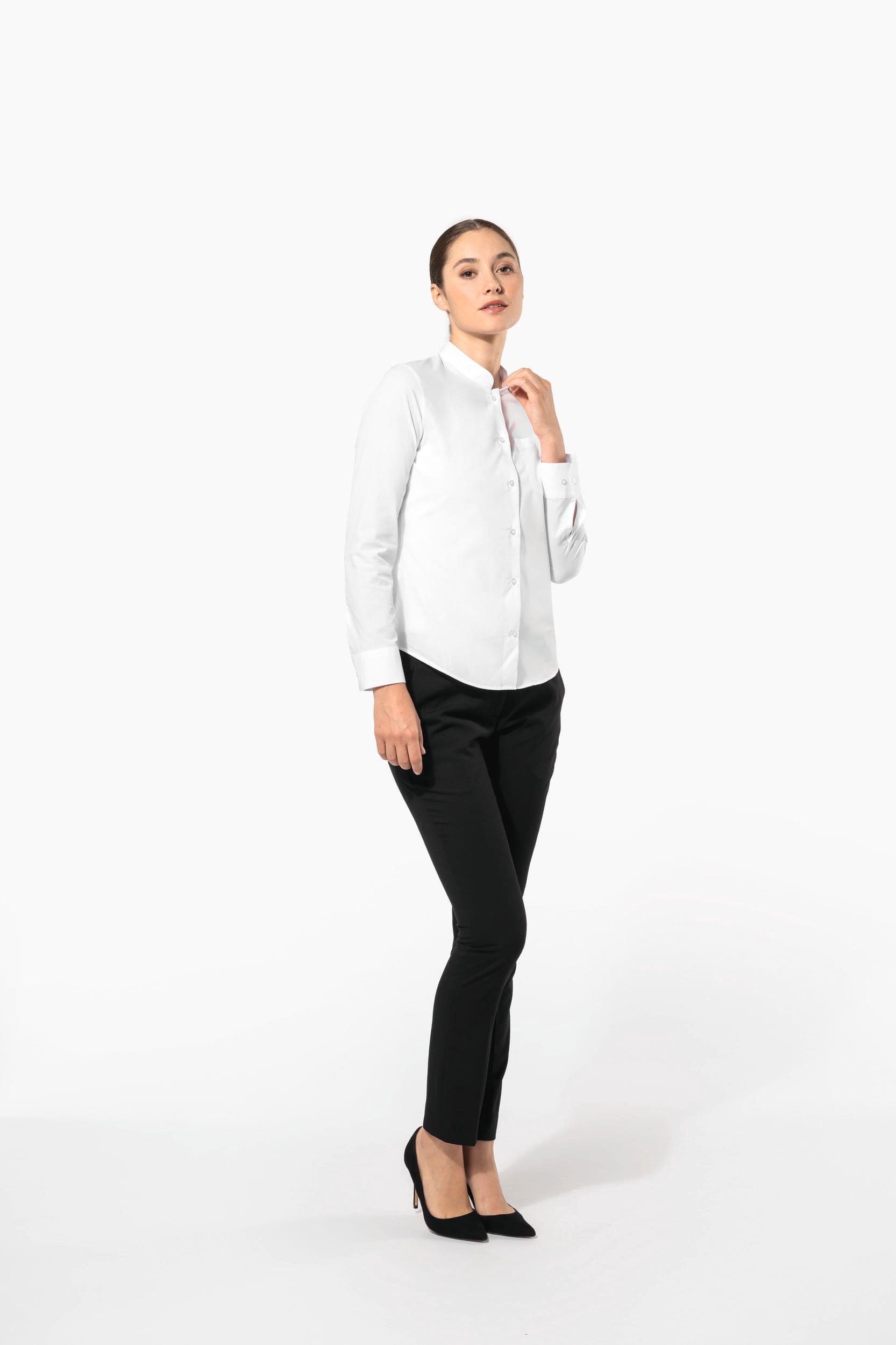 Chemise col mao manches longues femme en situation