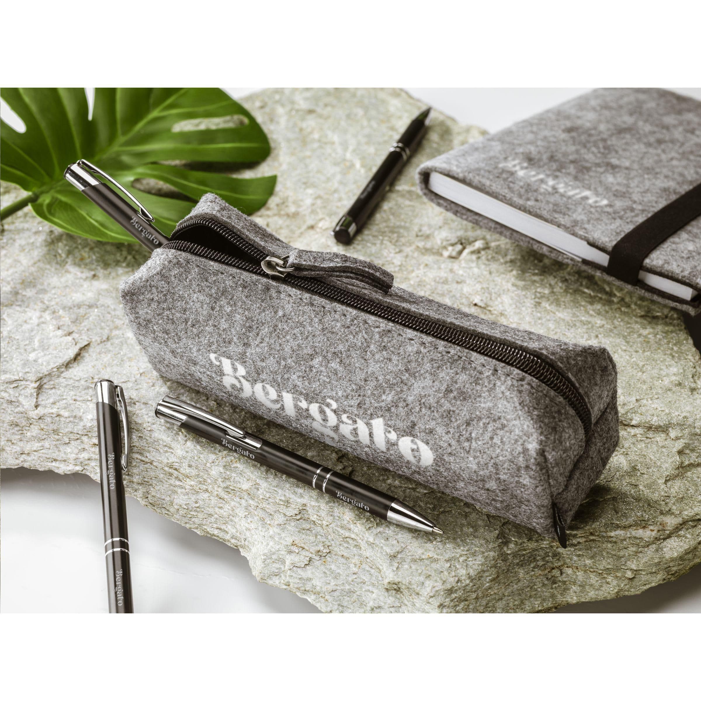 Stylo Ebony brillant en situation