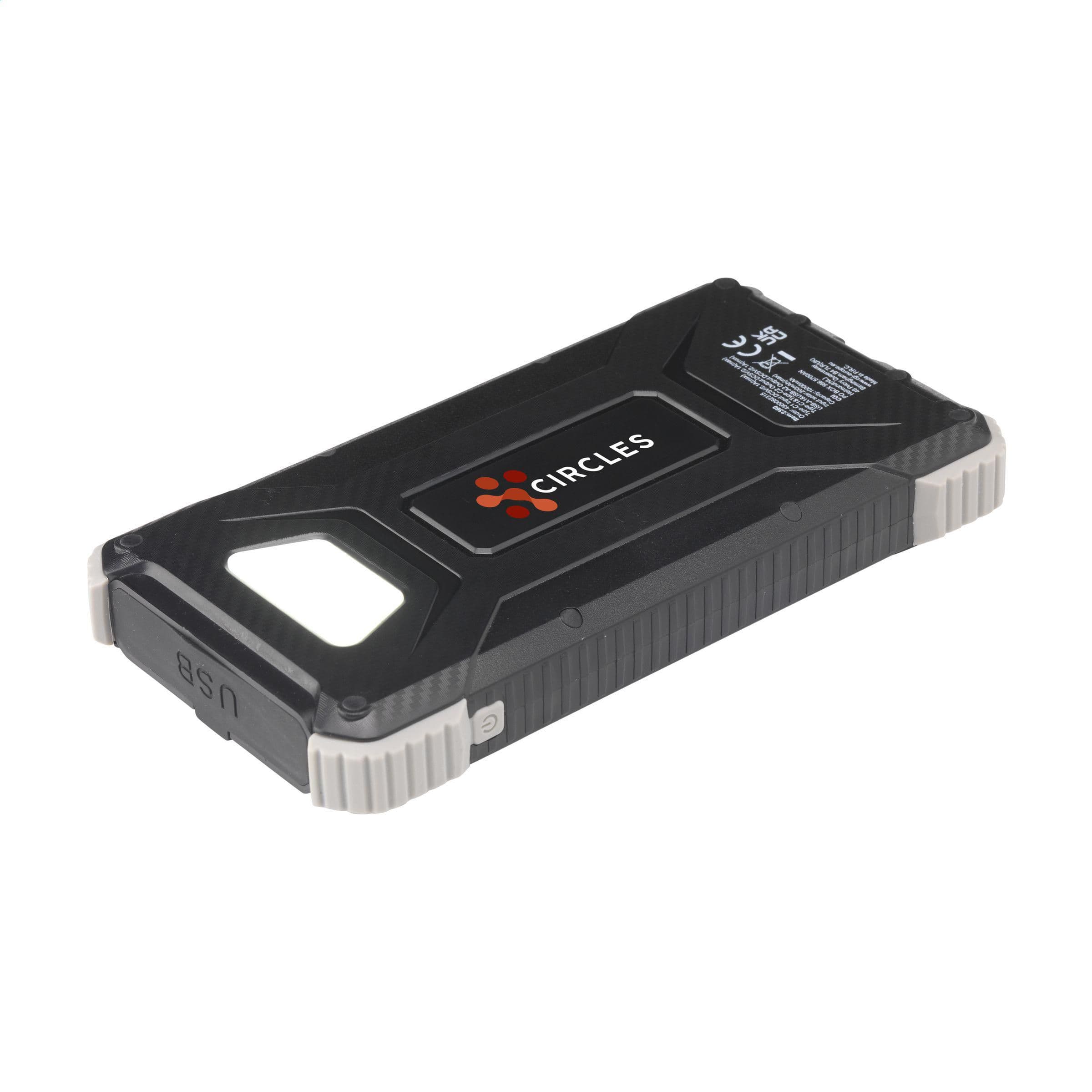 Chargeur solaire Trail RCS 10000 en situation
