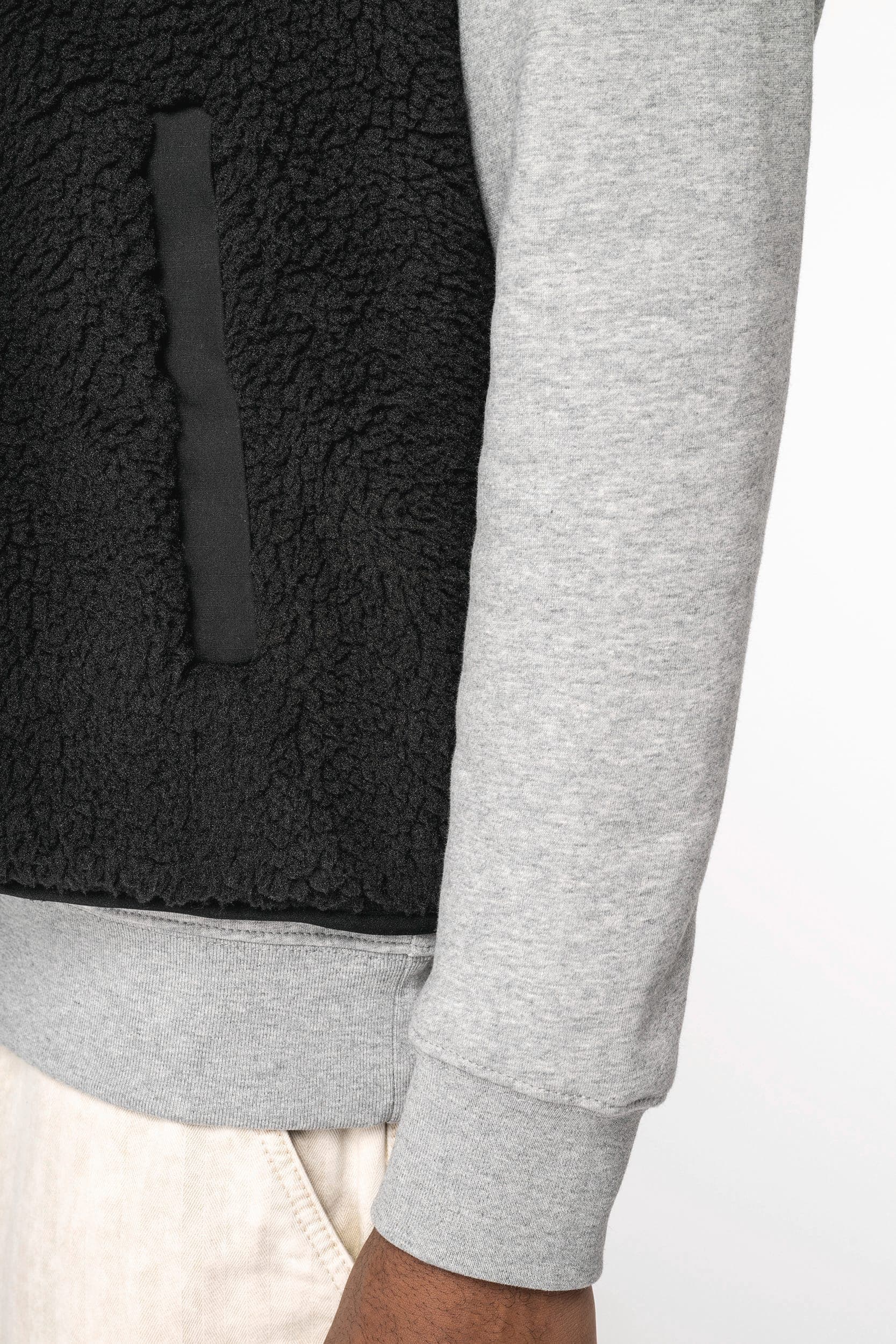 Bodywarmer écoresponsable en sherpa unisexe en situation