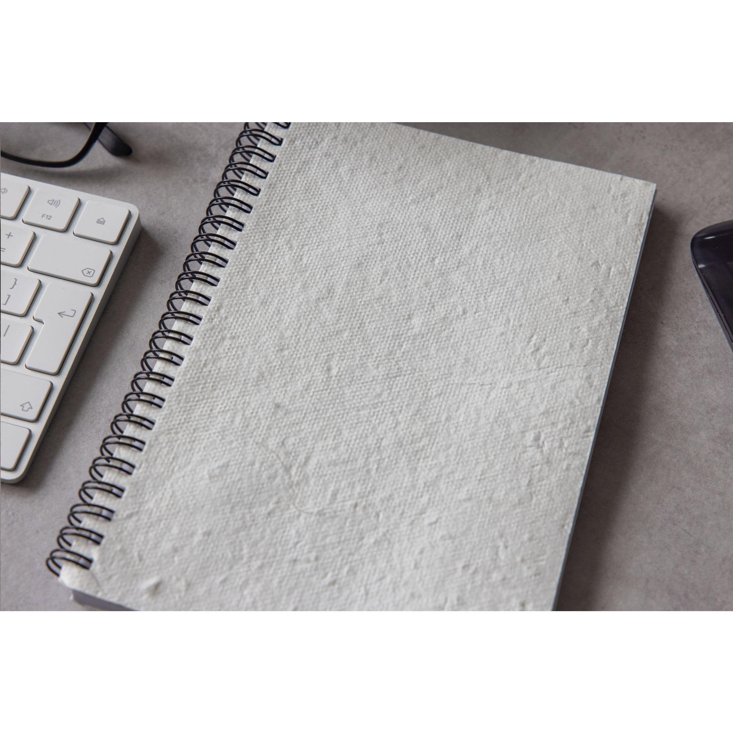 Carnet de notes A5 Seed Paper en situation